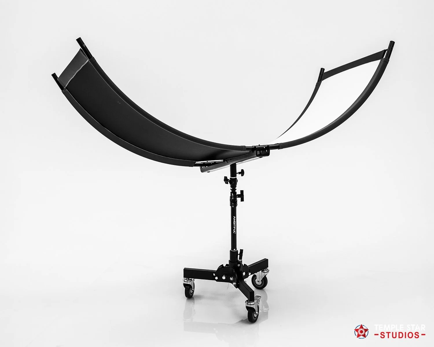 Westcott Eyelighter on casters ($5/session)