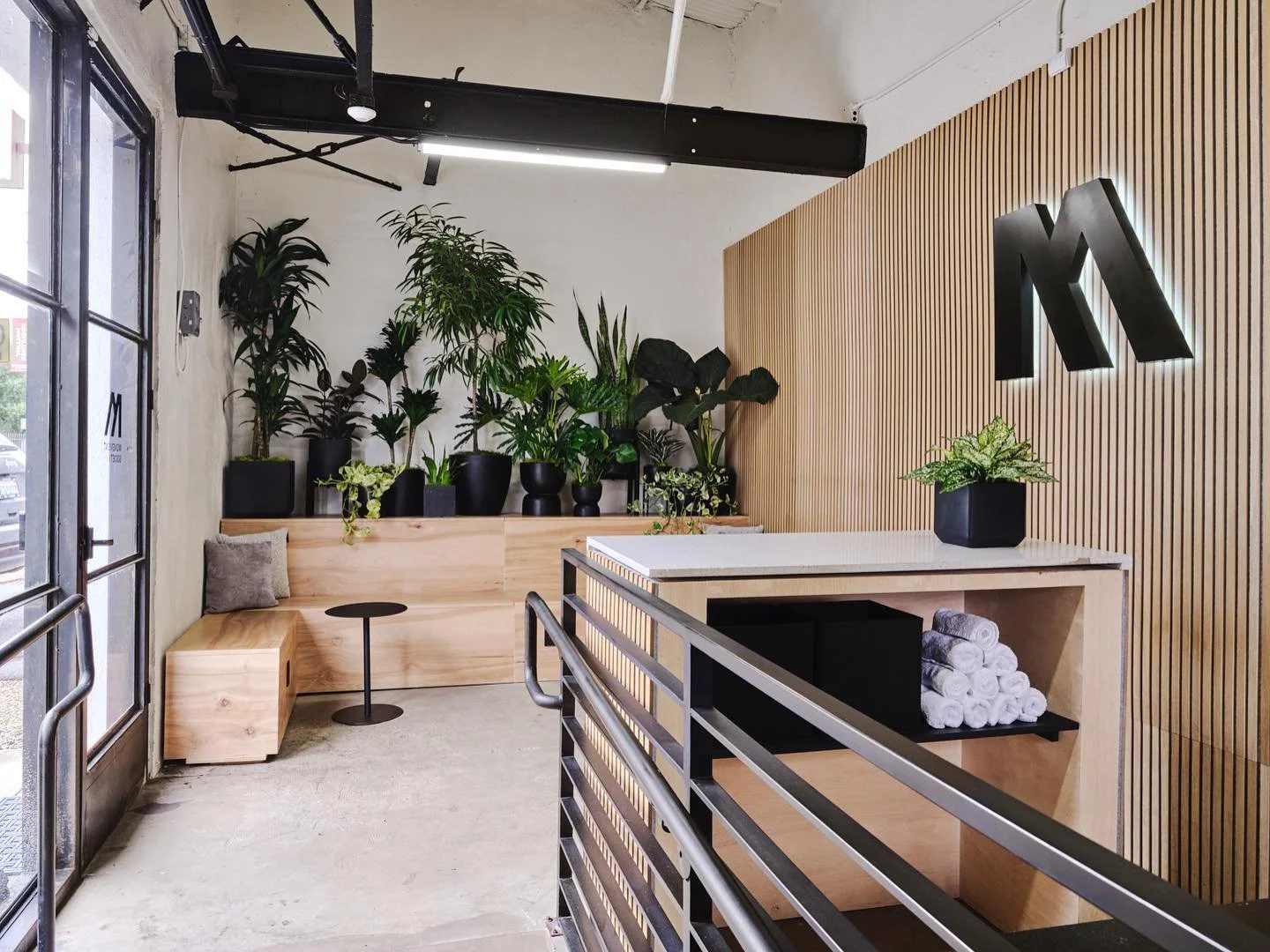 Movement Society, Arts District Los Angeles

Immerse yourself in the tranquil haven envisioned by @movementsociety. As you step into the lobby, a sense of calm washes over you. The careful curation of materials, from the warm wooden elements to the s