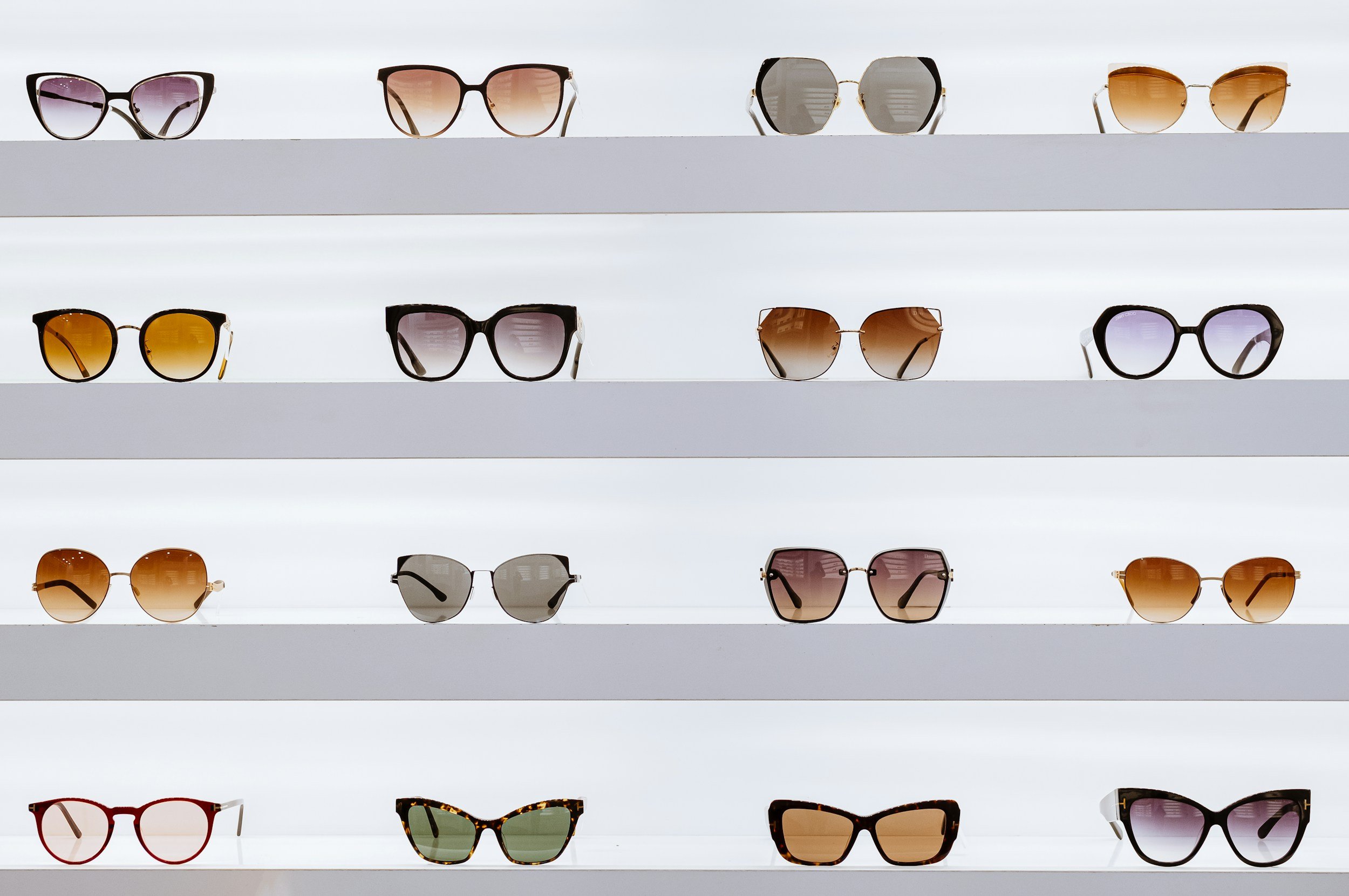 How Tinted Lenses Improve Vision and Visual Comfort