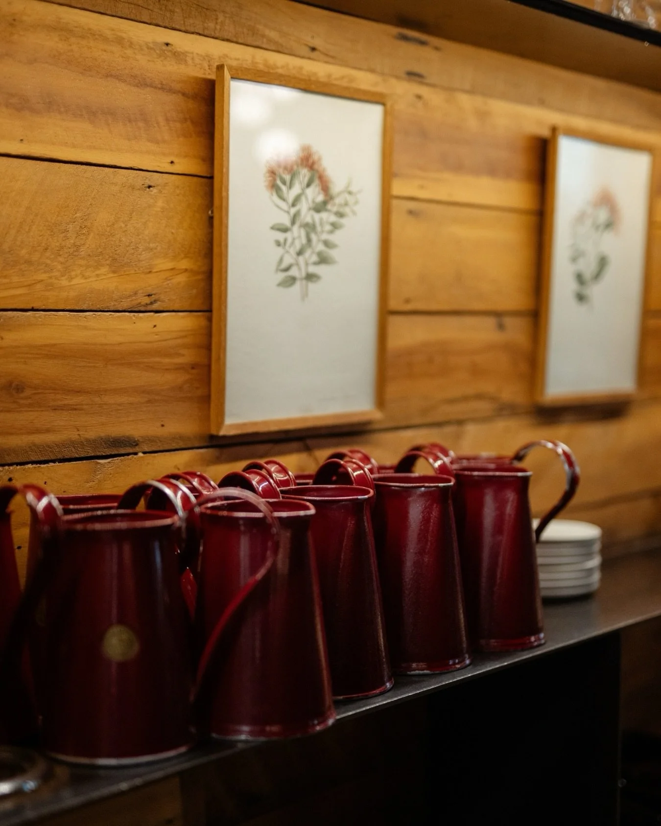 Spring settling in, one detail at a time.
Water poured before doors open, plates stacked and ready, a room quietly prepared for the season ahead.
The little things carry as much weight as the big ones.