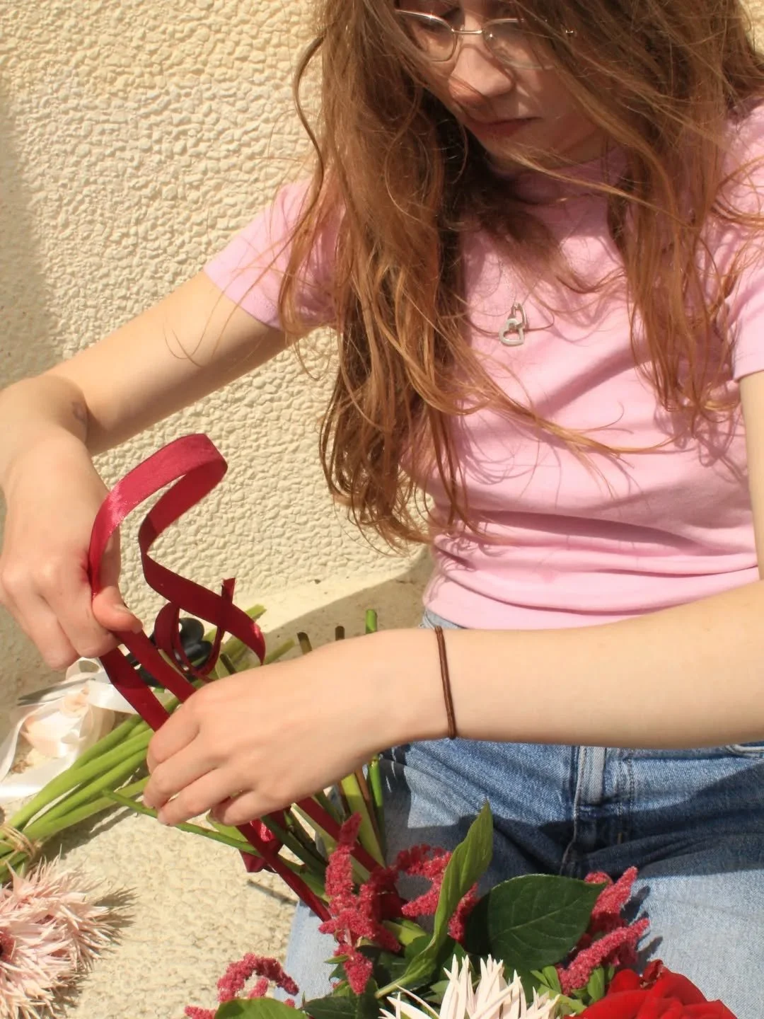 Hi, we're Spider Gerbera. Here's a little bit about what we do. 🌷

A florist based in the heart of York, we create modern, striking floral arrangements using the best seasonal blooms. Each design is inspired by the city's creative and eclectic charm