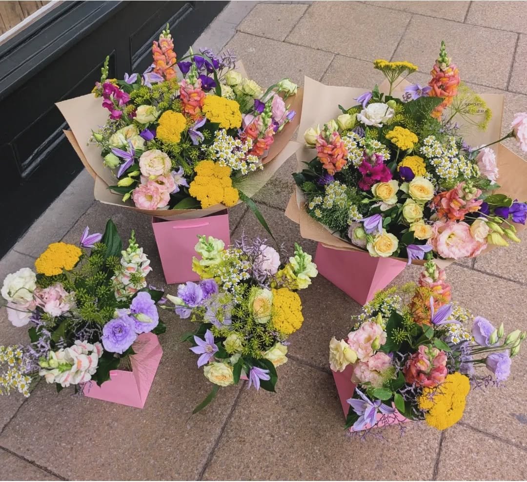 A very busy week at Spider Gerbera with some very special orders. The brief was colourful and wild, and not too formal!

#york #yorkflorist #flowers #shopsmallyork #spidergerbera