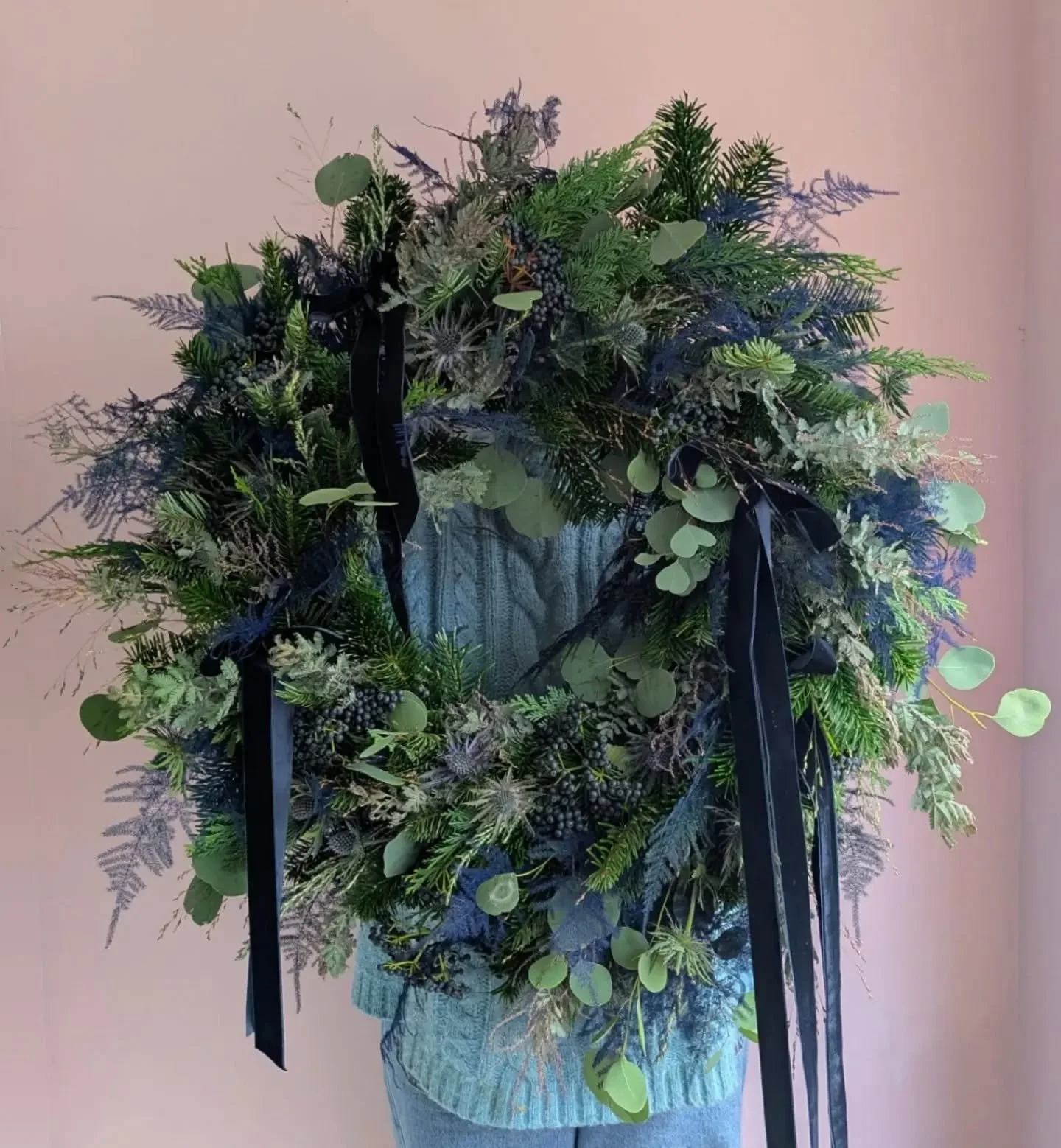 A little sneak peak at one of our original Christmas wreathes available for ordering soon 👀 a dreamy mix of blues to match deep winter nights. Thistles, berries, mimosa, grass, eucalyptus, and winter foliages, finished with velvet bows ✨ 

We've got