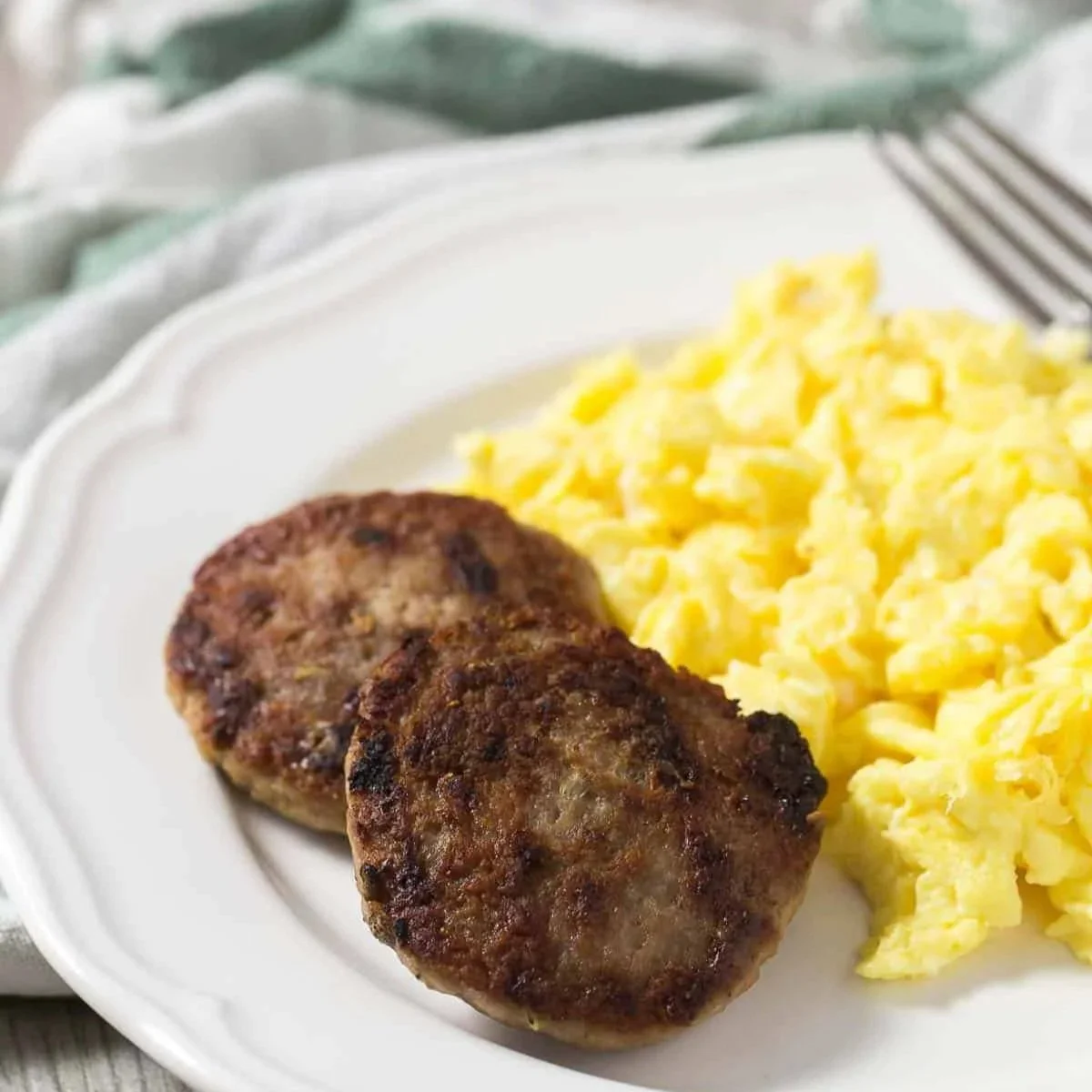 Homemade-Paleo-Breakfast-Sausage-Patties-1.jpg