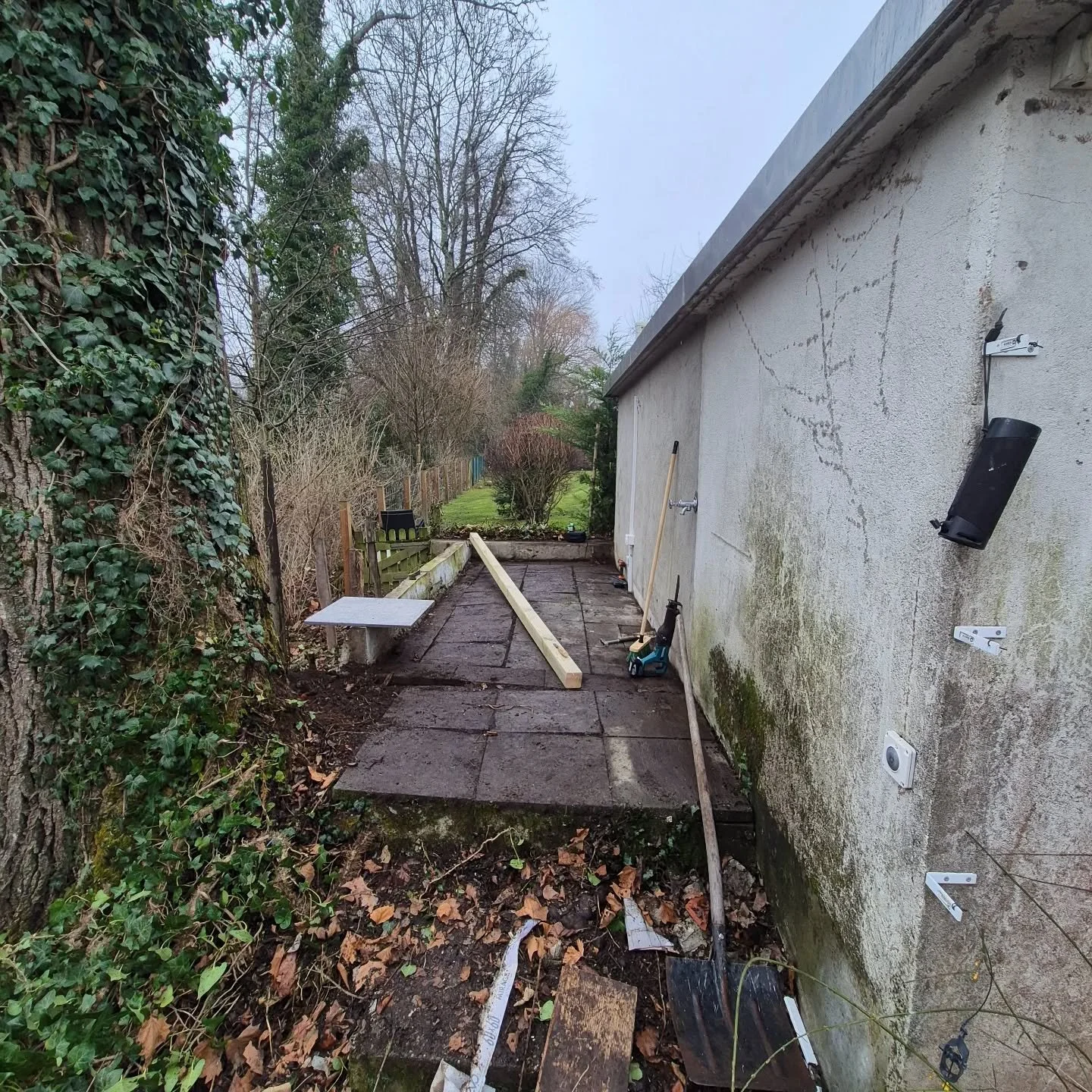 Fabrication d'un abri de jardin .
#charpentier 
#menuisier 
#cabane