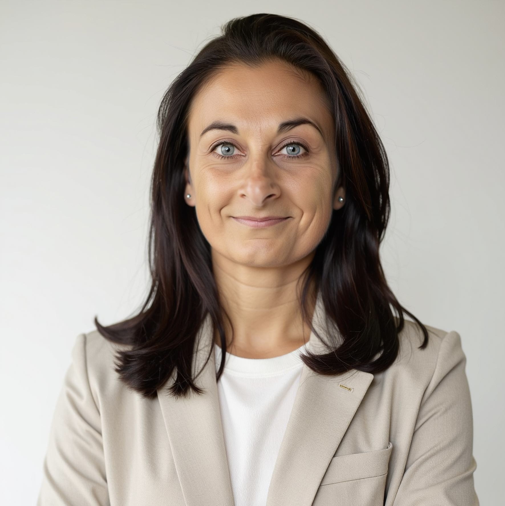 Dr. Roxanne Rassti, licensed forensic psychologist in San Luis Obispo, California, specializing in psychological, forensic, and public-safety evaluations.