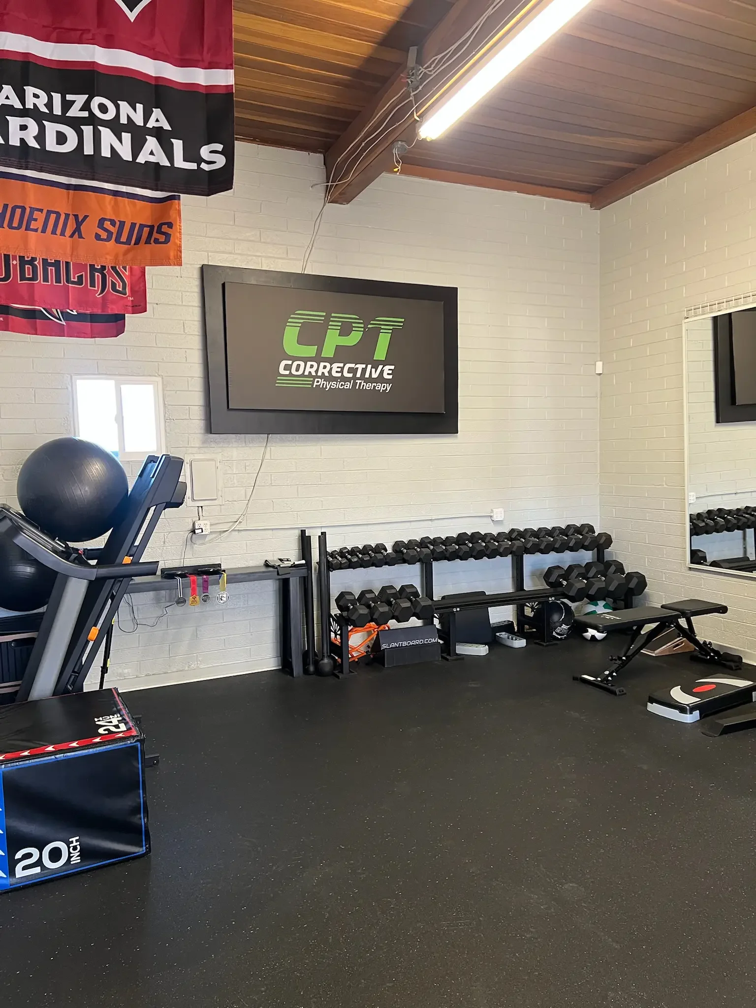 sports physical therapist in Scottsdale and Arcadia, AZ.