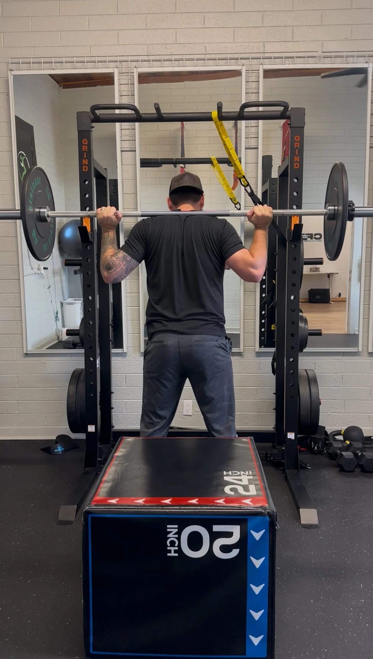 working out with frozen shoulder pain in Scottsdale and Arcadia.
