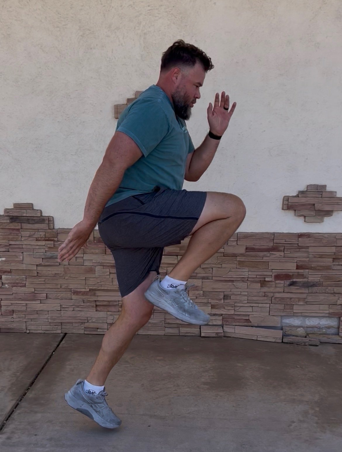physical therapist movement retraining low back pain specialist in Scottdsale and Arcadia.