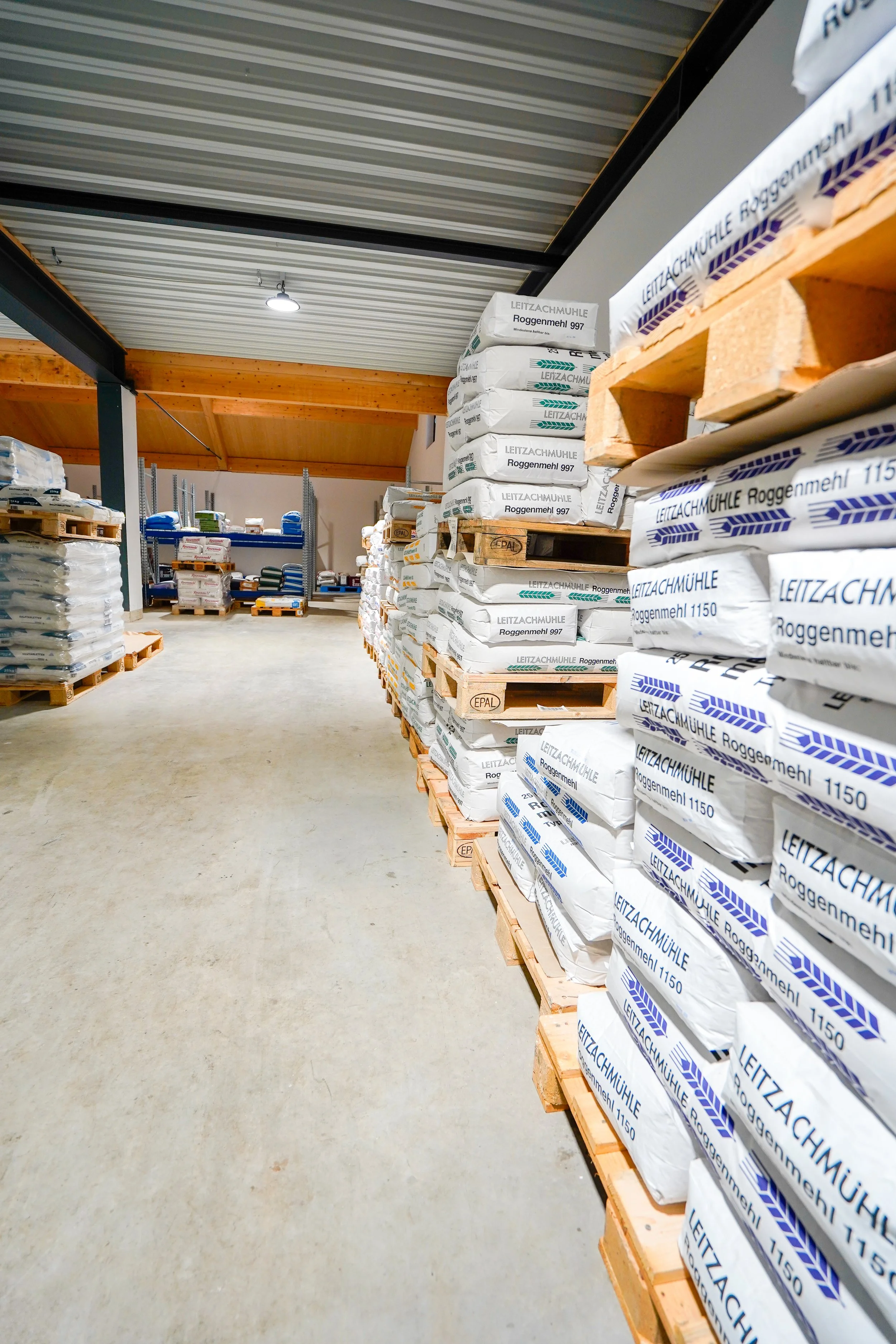 Anton Mayer - Lagerhalle