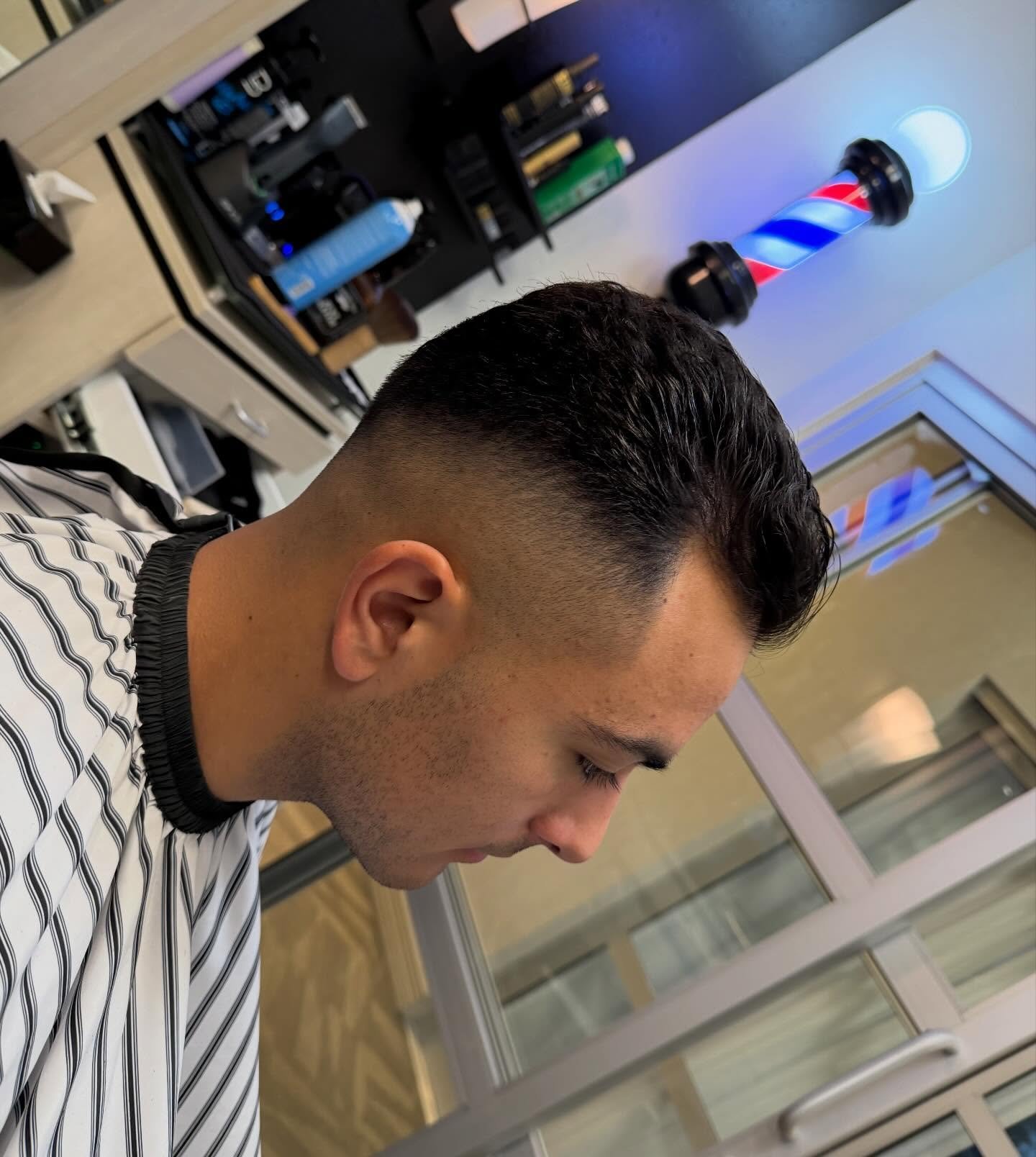 Back to the basics ⚡️

Holidays season is in full effect! Time to get yourself lookin' right! Hit the link in the bio to get cleaned up w me before its too late! 💈🦍

#NobilityBarberCo #cherryhills #denverbarber #englewood