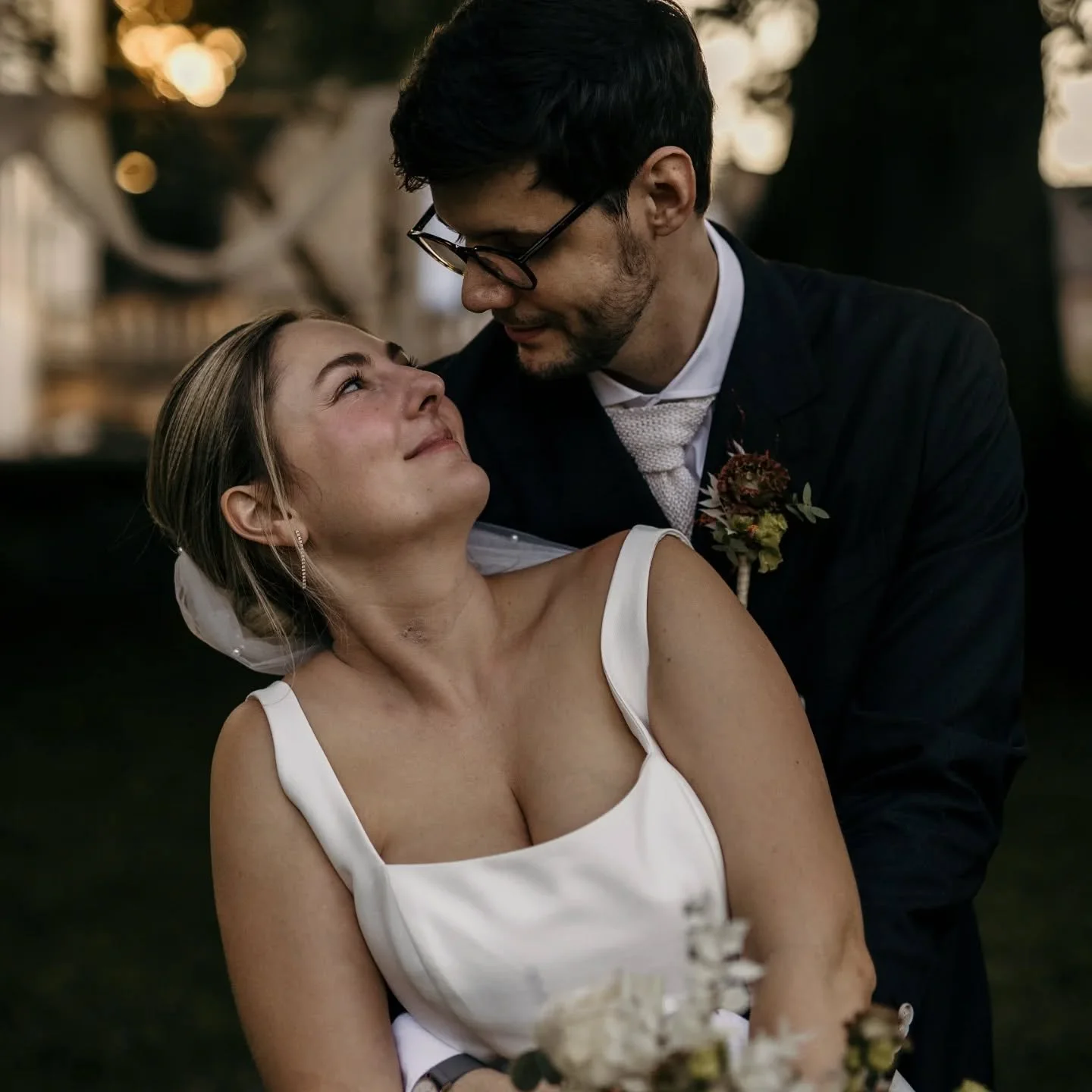 Hach ja 🥺🫠🫶 
Der Sommer schreibt doch einfach die sch&ouml;nsten Geschichten ☄️🦋
.
.
.
.
.
#sommerbraut #heirateninm&uuml;nster #heiraten2026 ##hausopherdicke #brautstrau&szlig; #blumenschepper #brautblueteduesseldorf #sunsetshooting #suitsupply 