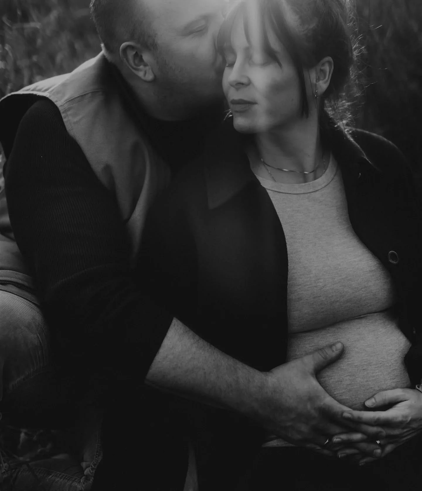 ✨Wenn Frauen schwanger sind, ver&auml;ndert sich nicht nur ihr K&ouml;rper, sondern auch ihre Energie, ihre Ausstrahlung und oft ihre innere Wahrnehmung✨
Viele werdende M&uuml;tter erleben eine tiefe Ruhe, ein Gef&uuml;hl von Zentrierung und eine int