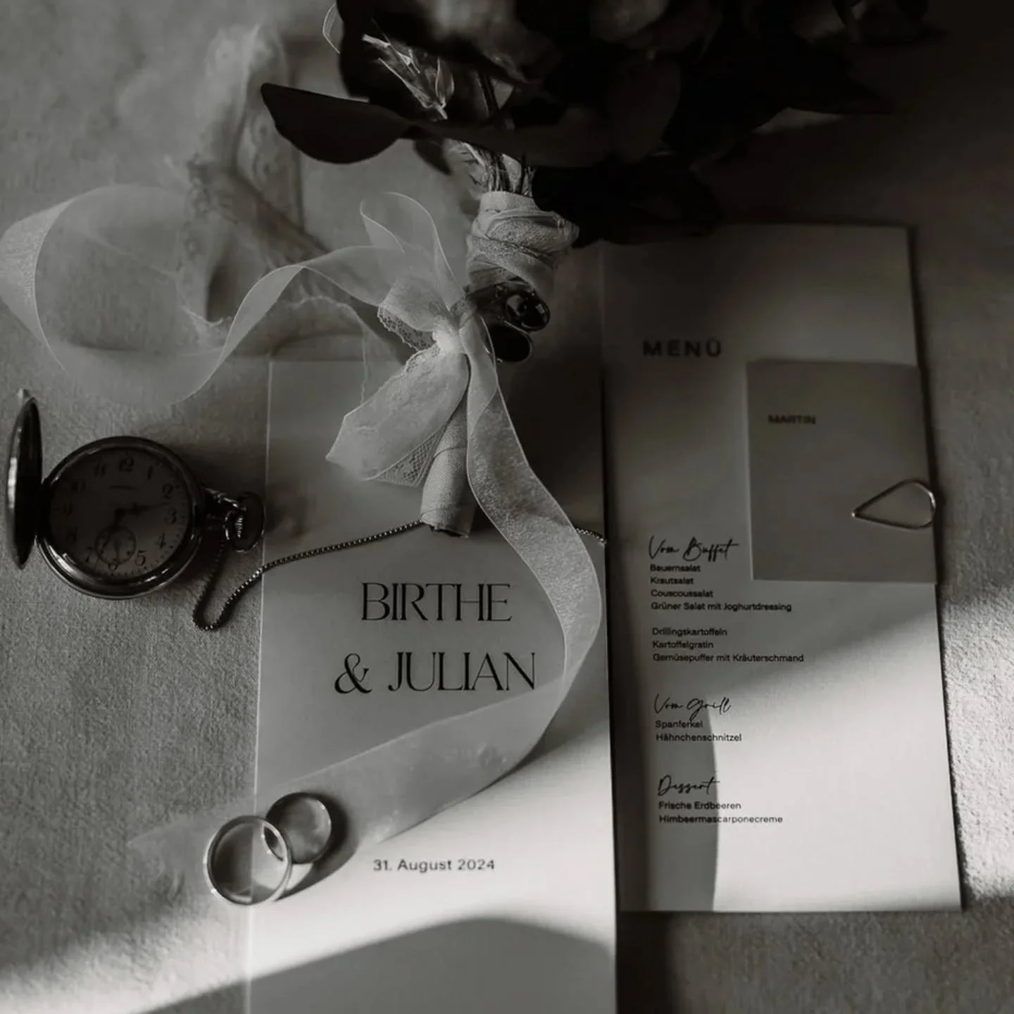 Details 💛✨ 
Denkt immer dran daf&uuml;r auch ein wenig Zeit einzuplanen😃
.
.
.
.
.
#hochzeit2027 #hochzeit2026 #heiratenindortmund #hochzeitsfotograf #hochzeitsfotografindortmund