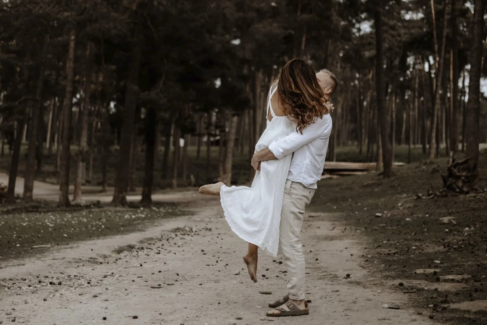 hochzeitsfoto, brautpaarshooting, Granat wildwald, Dortmund, Reh Shooting, Brautkleid Brautblüte, Lieblingsformat