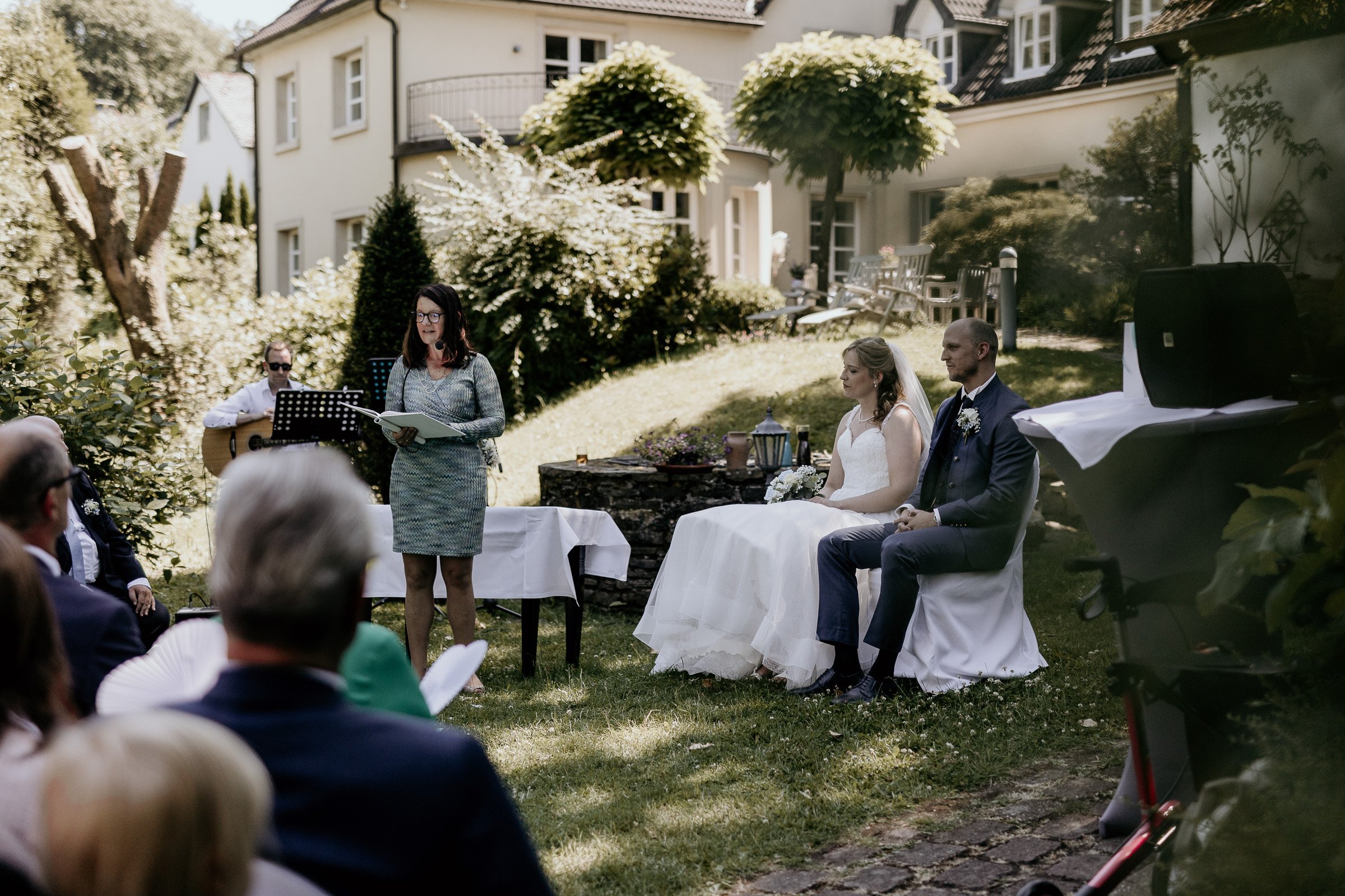 Romantikhotel neuhaus Iserlohn-DortmundHochzeitsfotograf_BrautblüteDüsseldorfBrautkleid_147.JPG