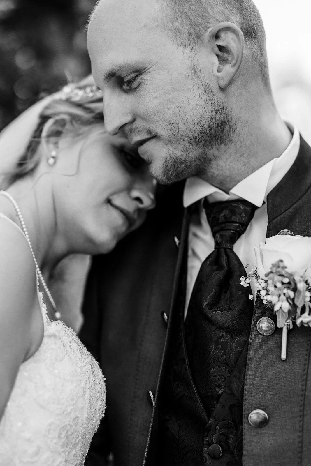 Romantikhotel neuhaus Iserlohn-DortmundHochzeitsfotograf_BrautblüteDüsseldorfBrautkleid_sw443.JPG