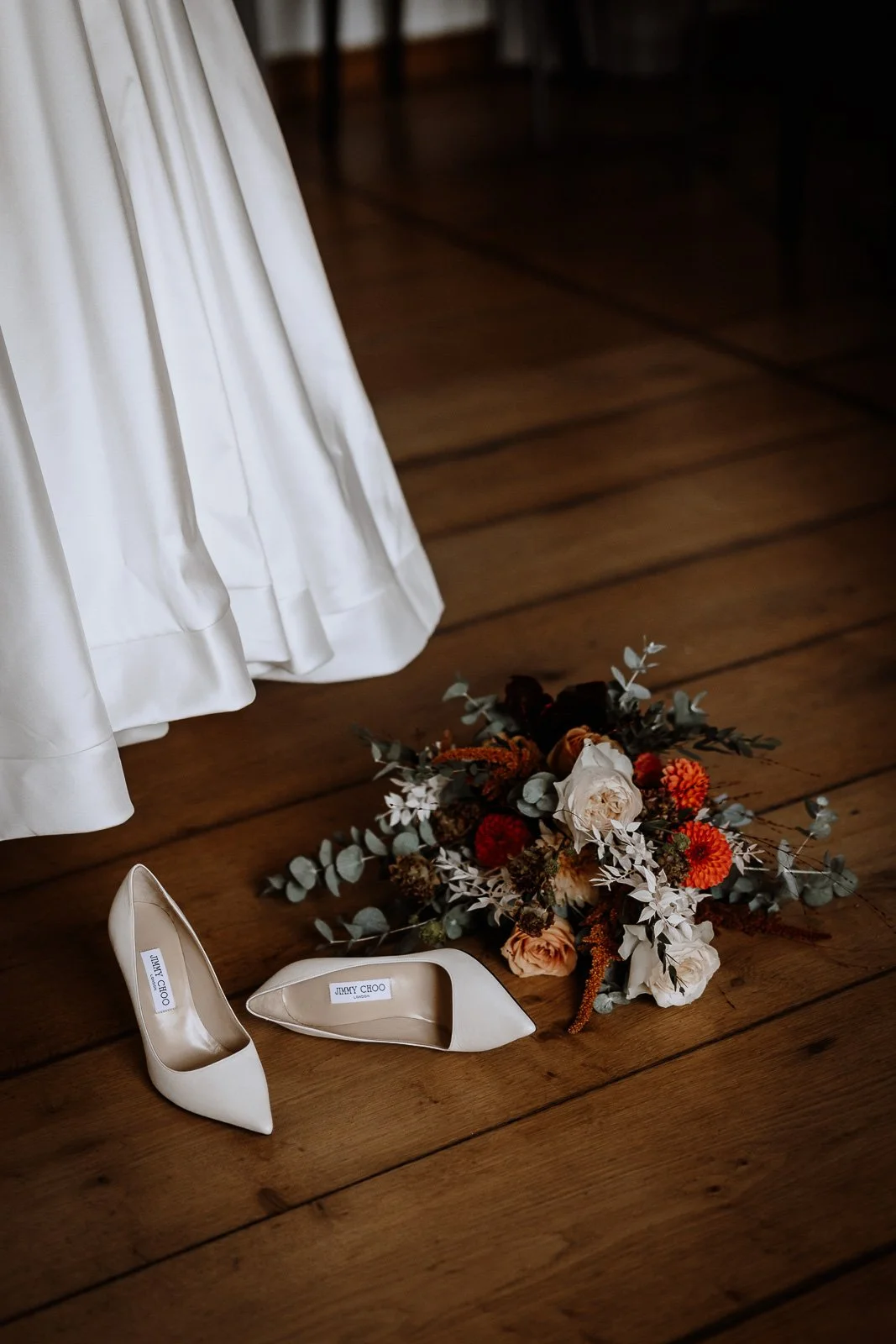 Jimmy Choo Brautmode, Schuhe, Blumen Schepper