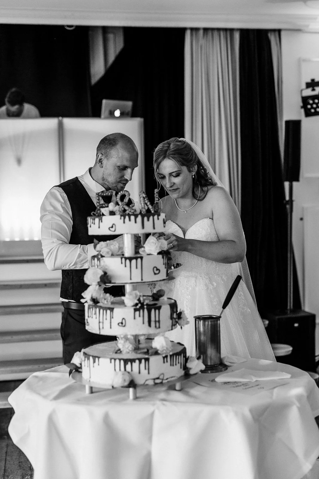 Romantikhotel neuhaus Iserlohn-DortmundHochzeitsfotograf_BrautblüteDüsseldorfBrautkleid_sw693.JPG