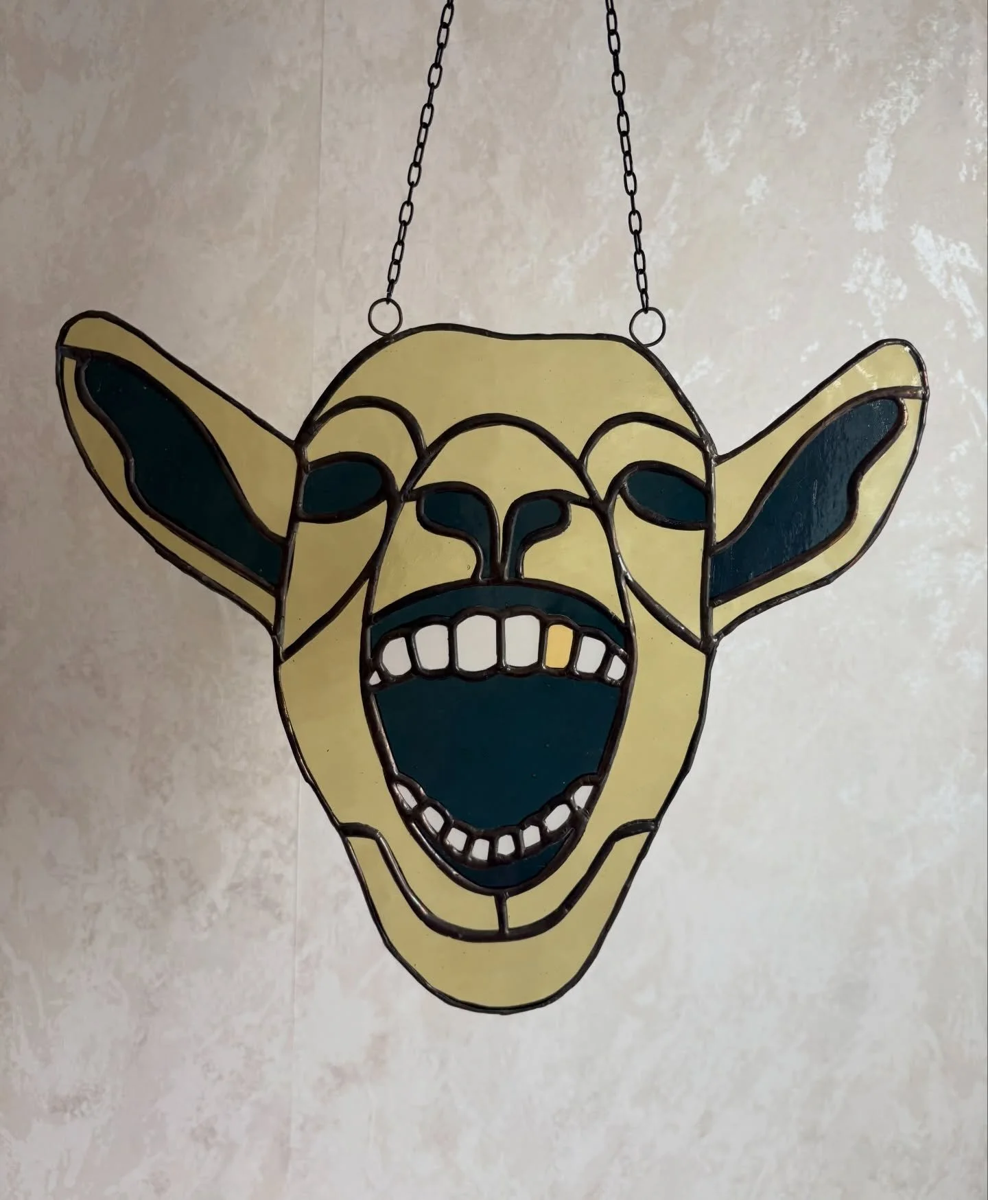 My first ever big piece that I&rsquo;ve made for someone else. Been working on this for a while and it&rsquo;s finally time to show it! @amaragrillz and I did an art trade, I&rsquo;ve made her logo and she made me a cool grill (shown in the last phot