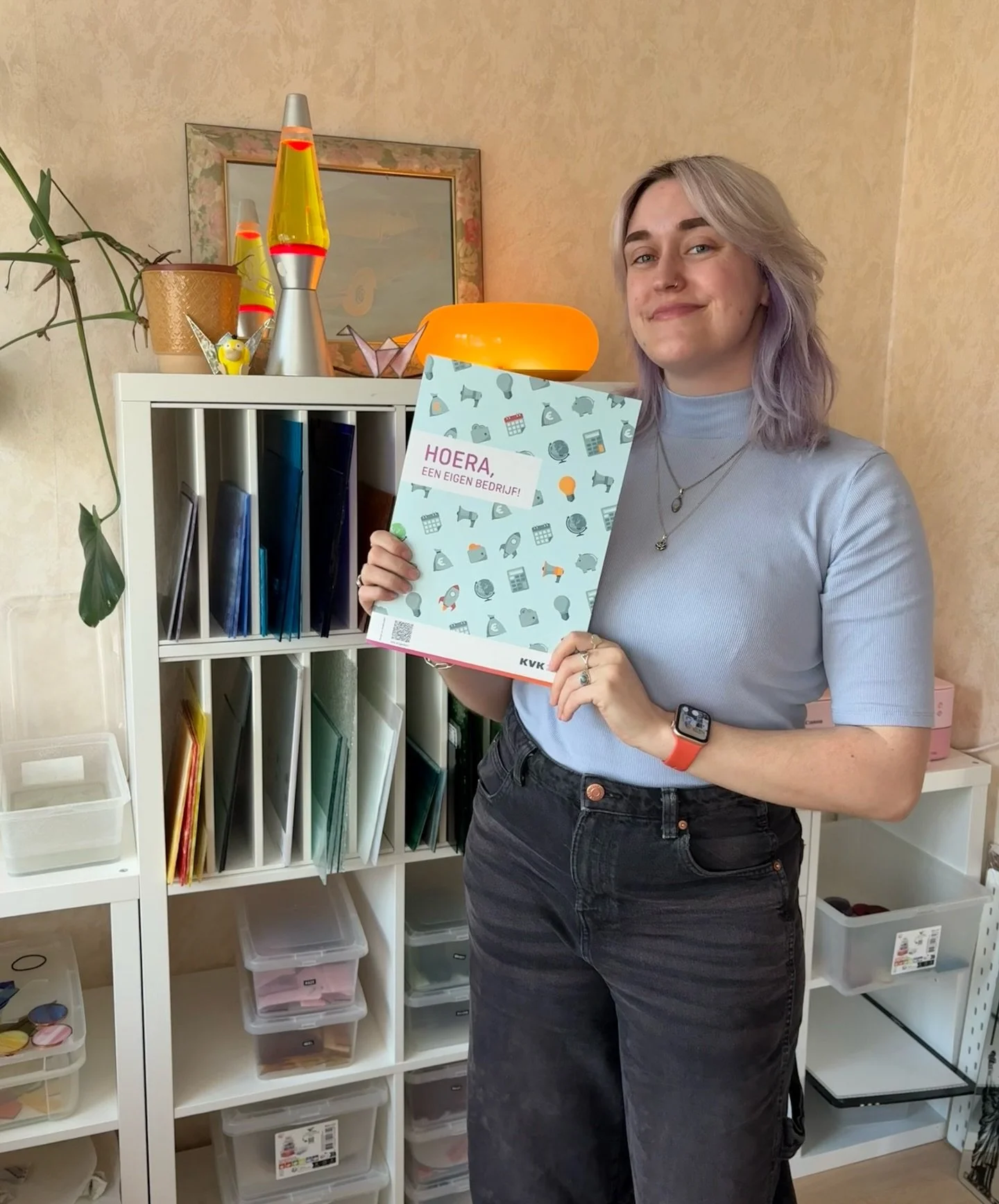 Vanaf vandaag mag ik mezelf officieel een bedrijf noemen!😄

I&rsquo;m officially a business now!
&bull;
&bull;
&bull;
&bull;
&bull;
&bull;
#stainedglass #stainedglassart #glassart #glasinlood #glasatelier