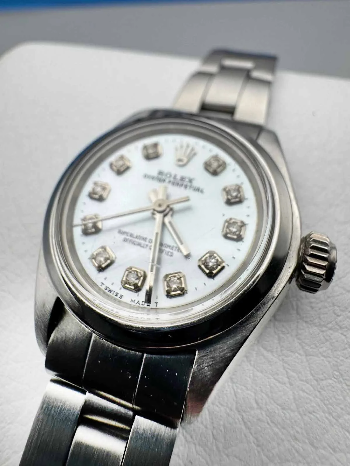 Rolex-Oyster-02-Compressed.jpg