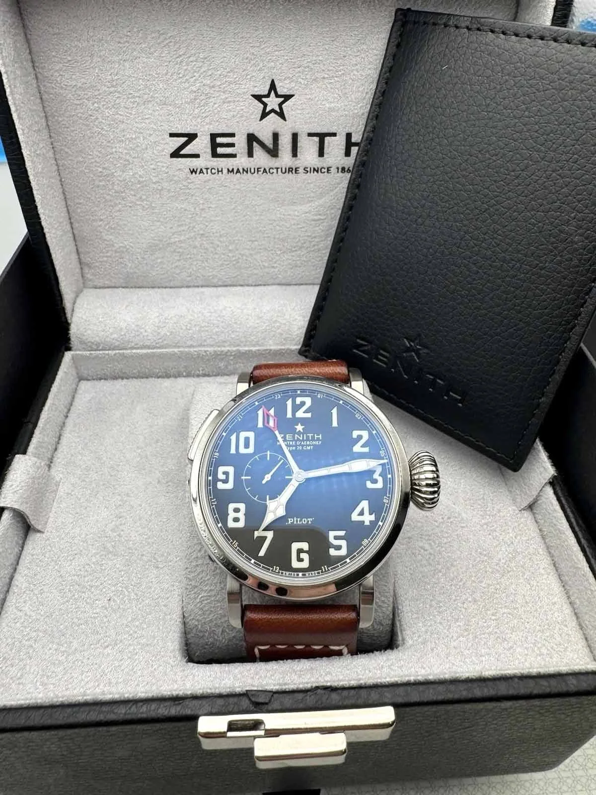 Zenith-Pilot-04-Compressed.jpg