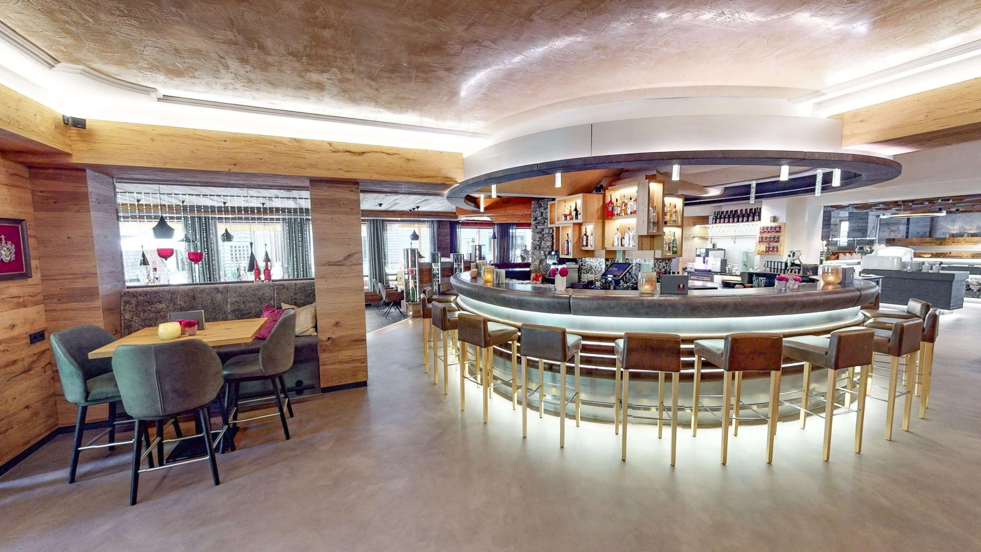 imgi_4_csm_Hotel-Kendler-Restaurants-neue-Rezeption-Bar-1_c642167346.jpg