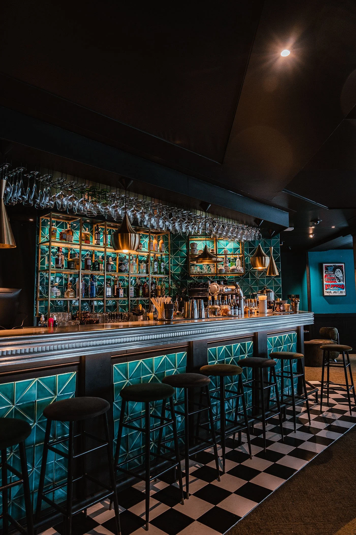 CF7 ski bar 01 ©MelvinDelantes.jpg