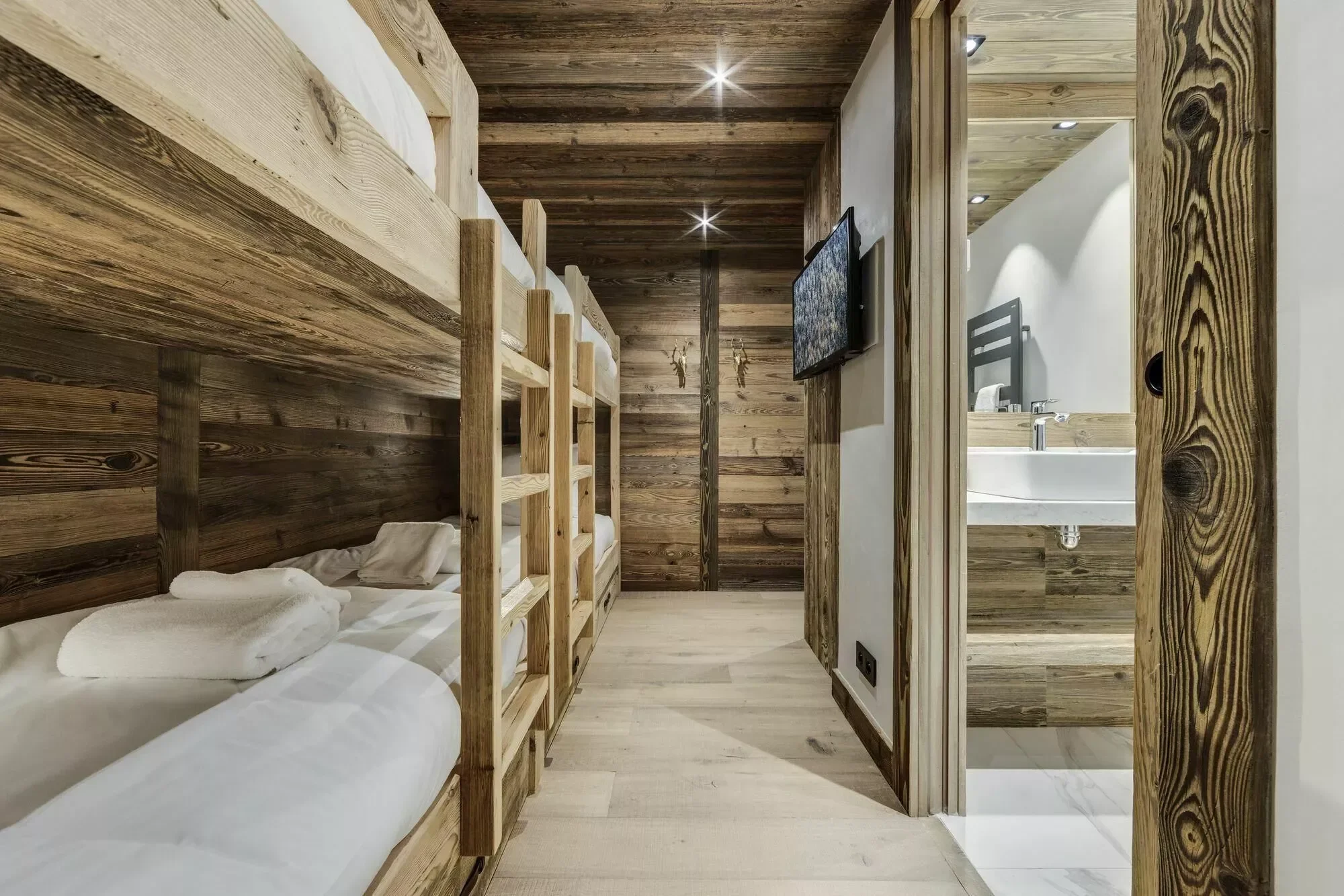 imgi_40_photos_bien_1295_chalet_angelus_val_disere_02.webp