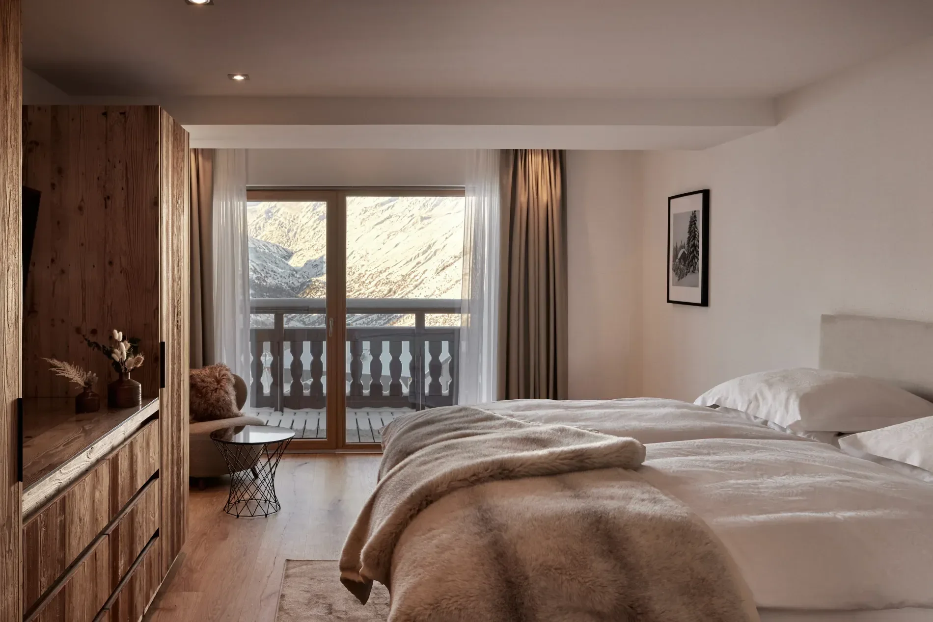 Very large and spacious double room in the Top Hotel Hochgurgl. Clean tidy lines with beautiful terrace views.