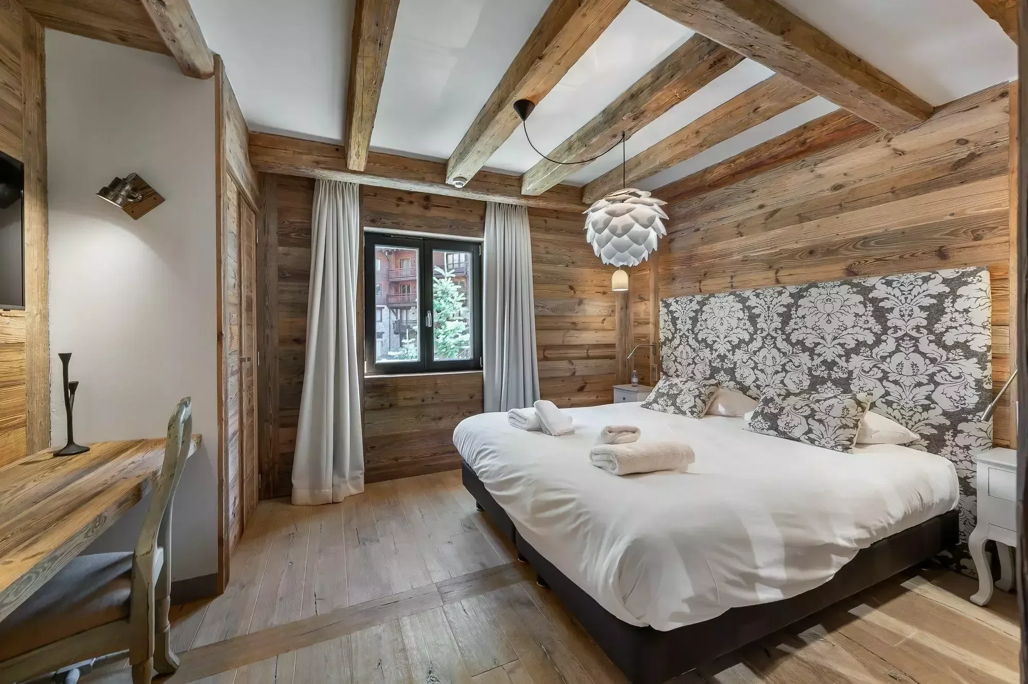 Double Bedroom - Apartment Savoie - Powder Pines Travel.webp