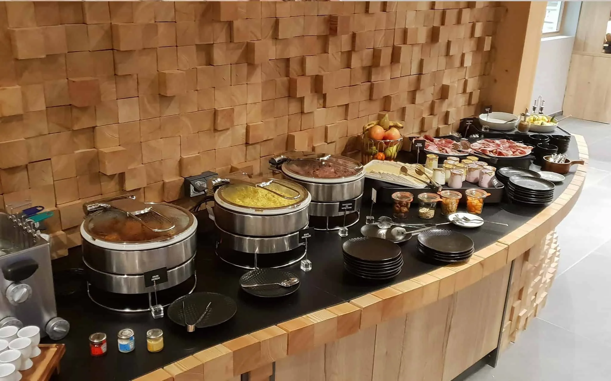 imgi_129_alpagio-buffet-petit-dej-1.jpg