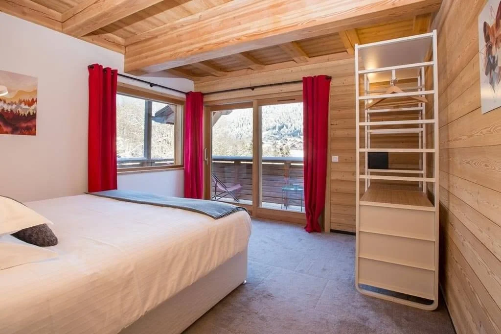 imgi_17_chalet-zormine-luxury-bedroom-1024x682.jpg