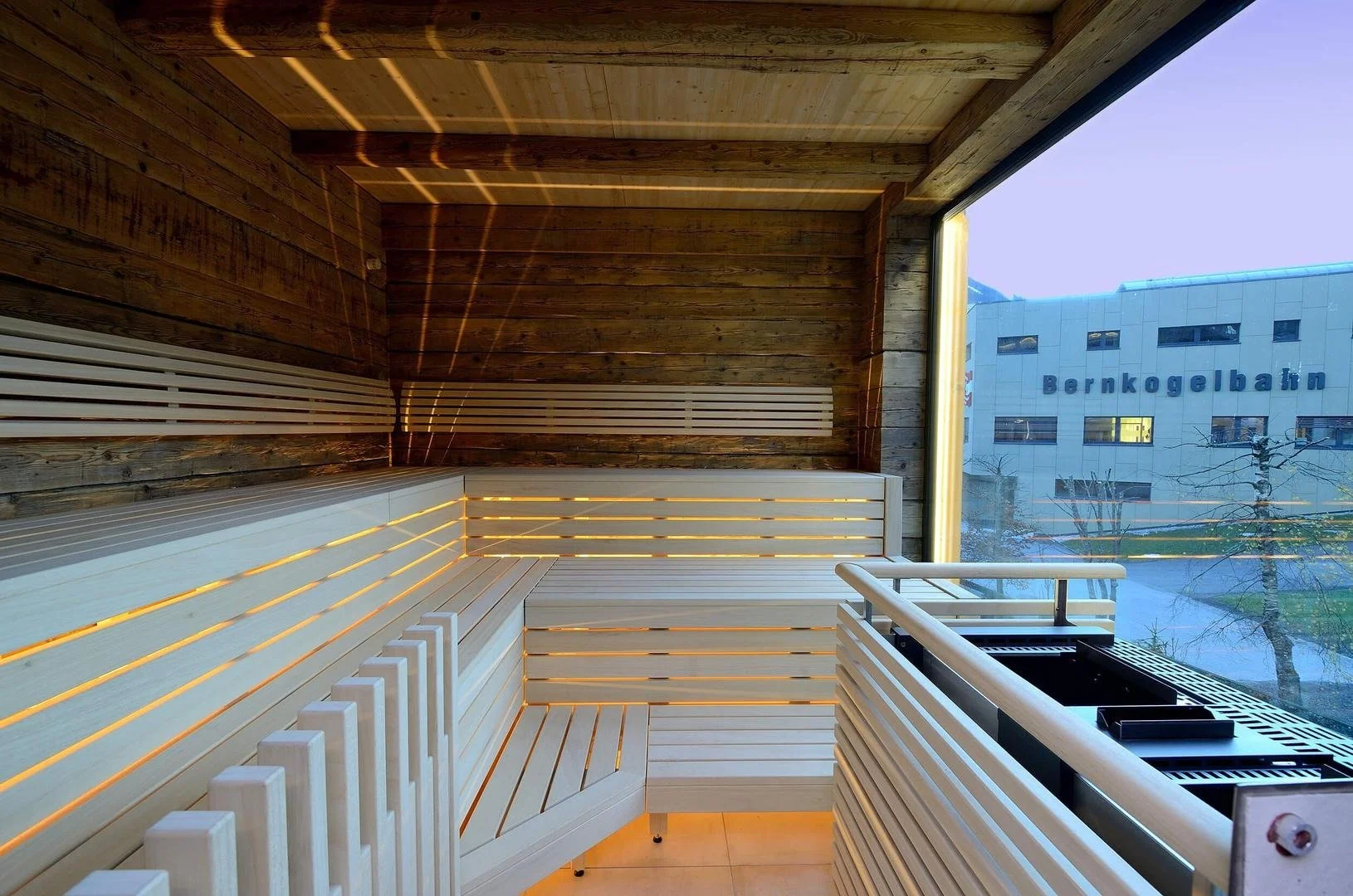 imgi_222_csm_hotelkendler_sauna01_a8de1b89ee.jpg