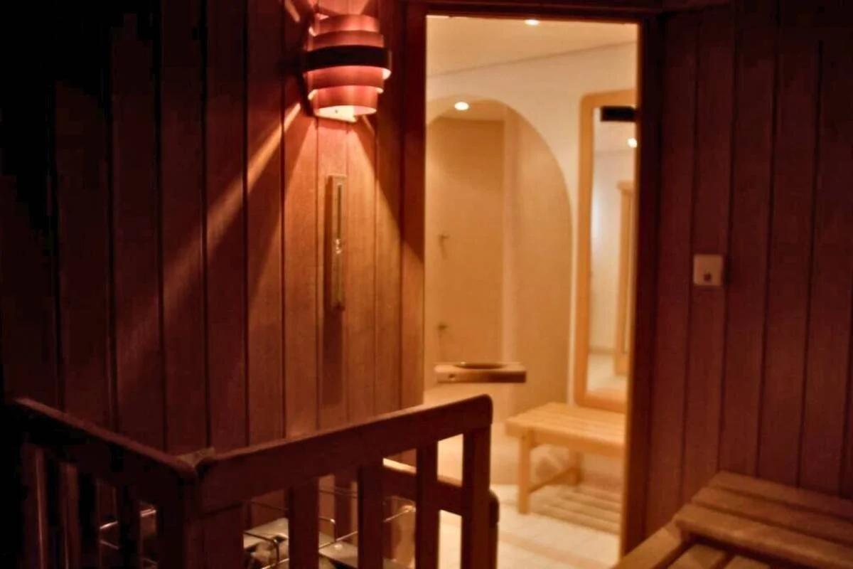imgi_109_35__ScaleWidthWzEyMDBd.-Catered-chalet-Elfriede-Fiss-Sauna.jpg