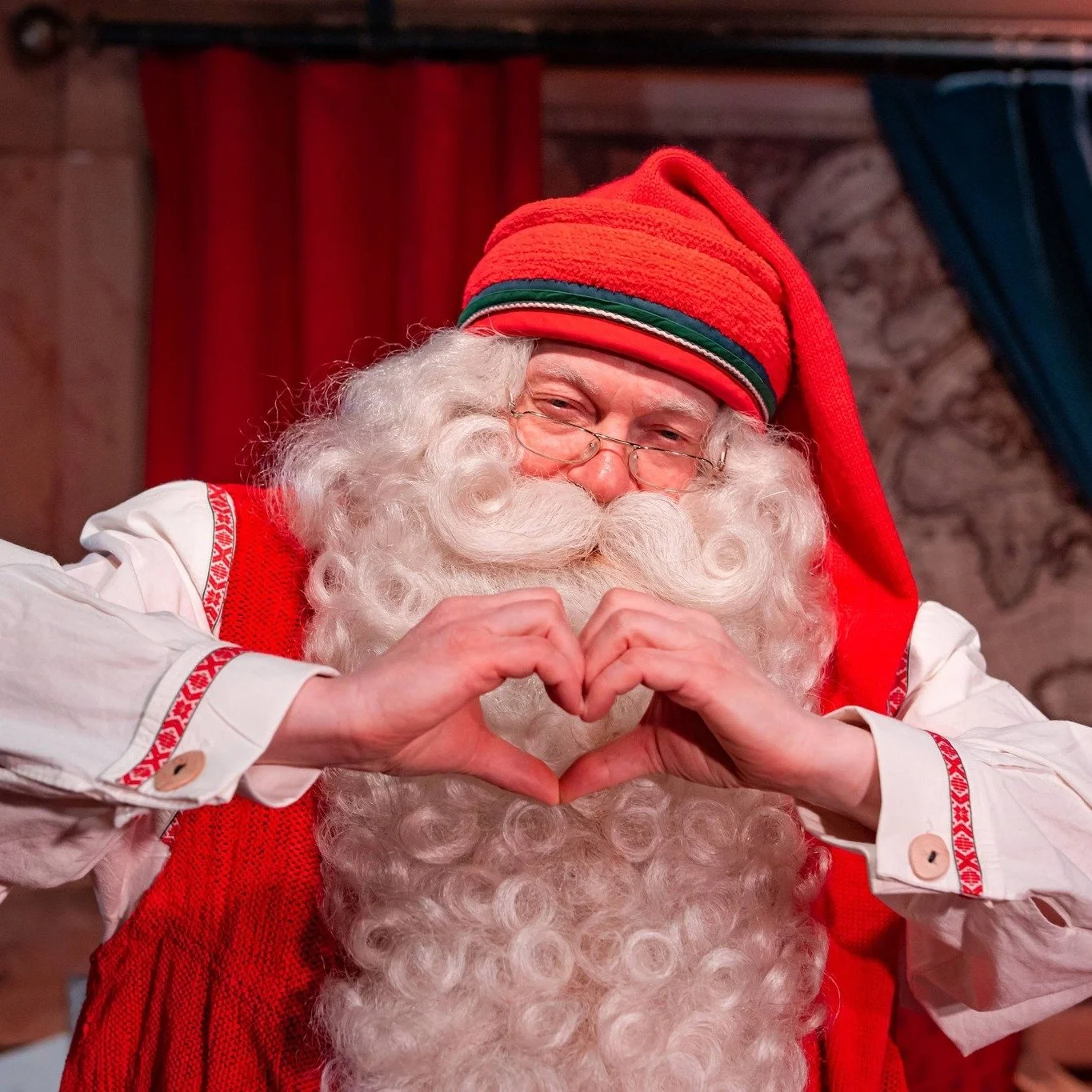 Merry Christmas!

Here&rsquo;s to time well spent, shared smiles, and festive moments that warm your heart like a cosy fire after a day on the slopes.

Tag someone you&rsquo;re grateful for this holiday season! ❤️

#PowderPinesTravel #ChristmasDay #H