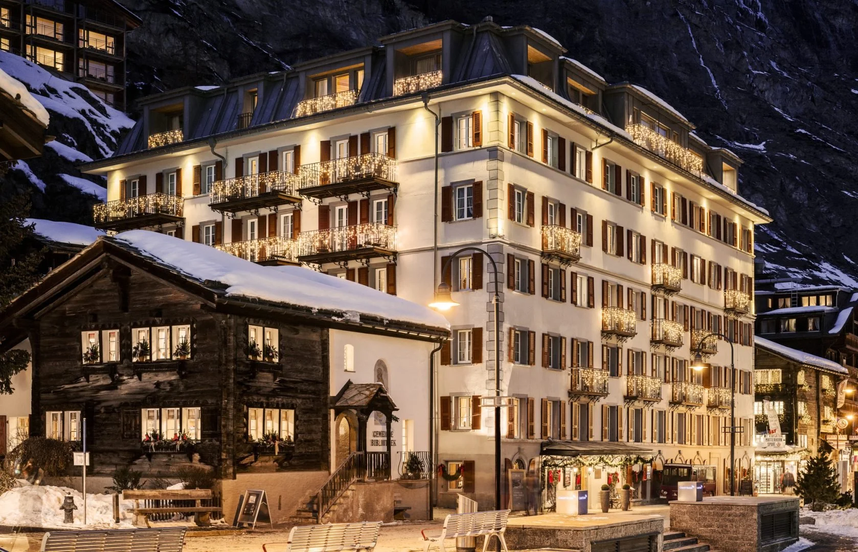 MR-exterior-YdoSol-Powder-Pines-Travel.jpg