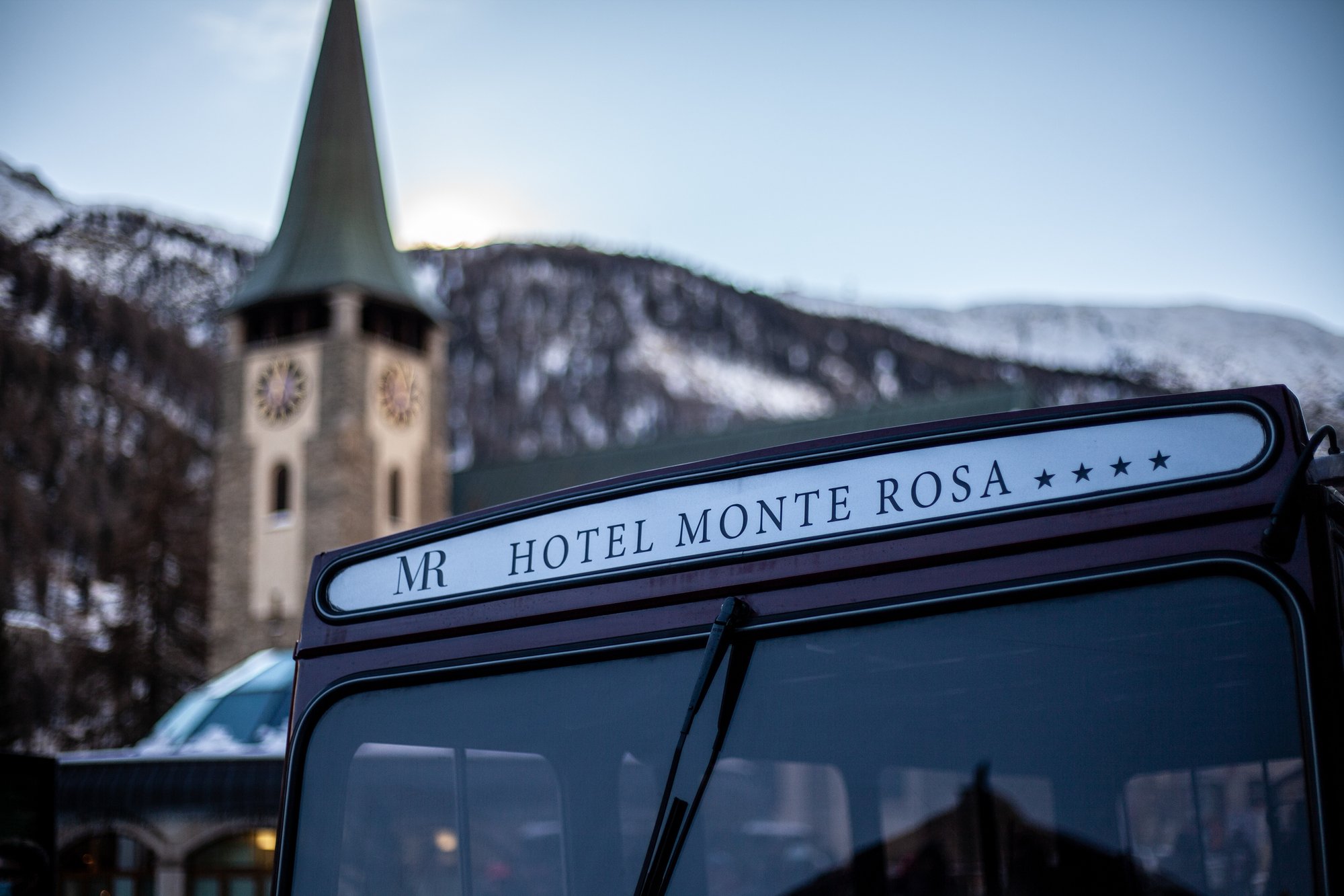MR-bus-MaudDevaud-Powder-Pines-Travel.jpg