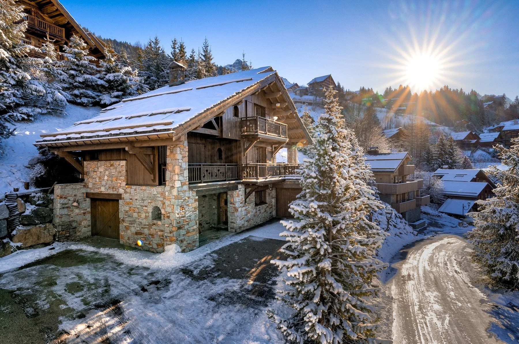 No Christmas cooking. 
No washing up. 
Just family, skiing and great food.

Spend Christmas Week at Chalet Amarena and enjoy the luxury of a fully catered ski holiday in the heart of the Three Valleys.

With complimentary lift passes included, everyt