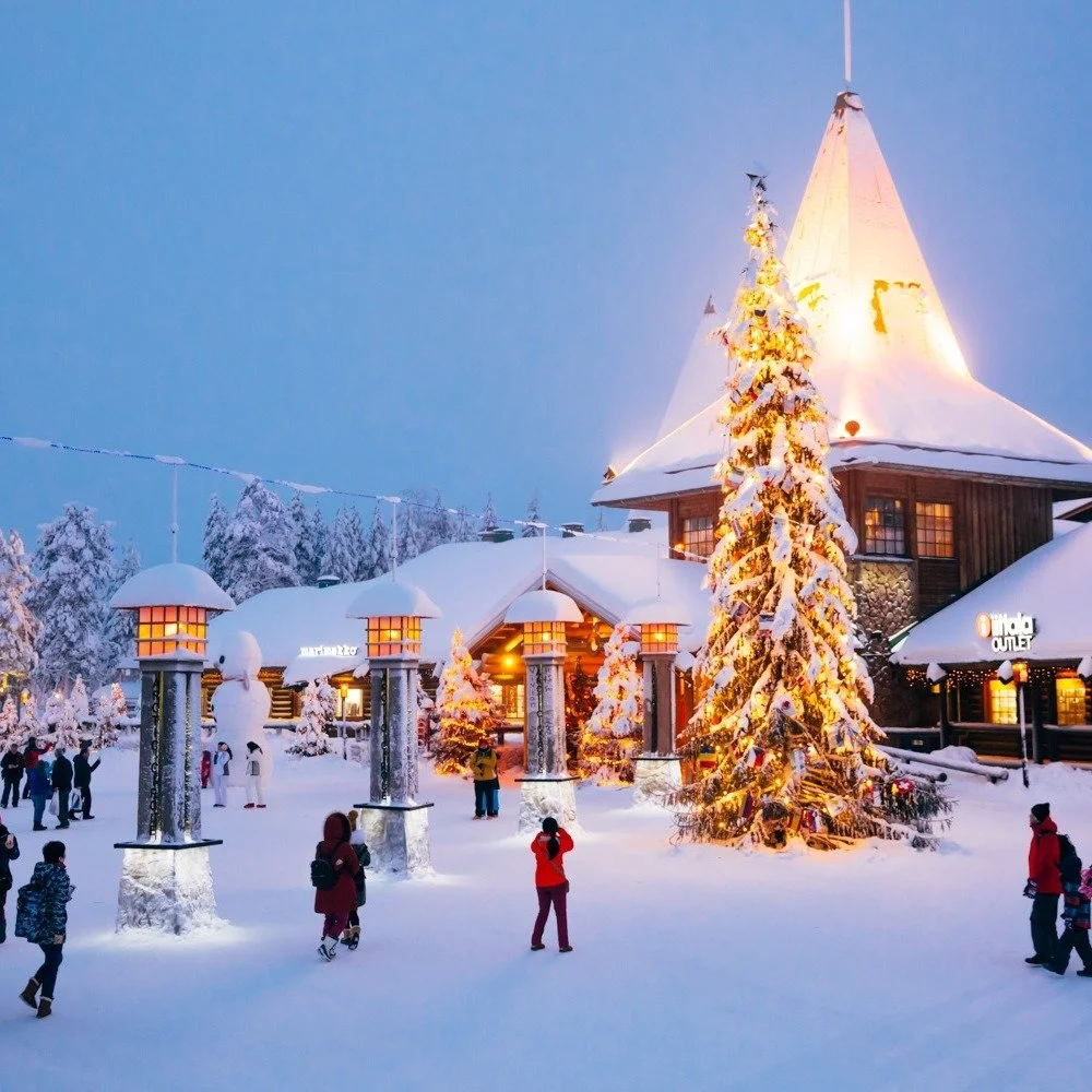 Christmas Eve in the mountains!

Hot chocolate in hand, reindeer in the snow, and Father Christmas making his rounds,  this is what winter dreams are made of.

Tag someone you&rsquo;d love to share this view with! 🏔☕

#PowderPinesTravel #SkiHolidayG
