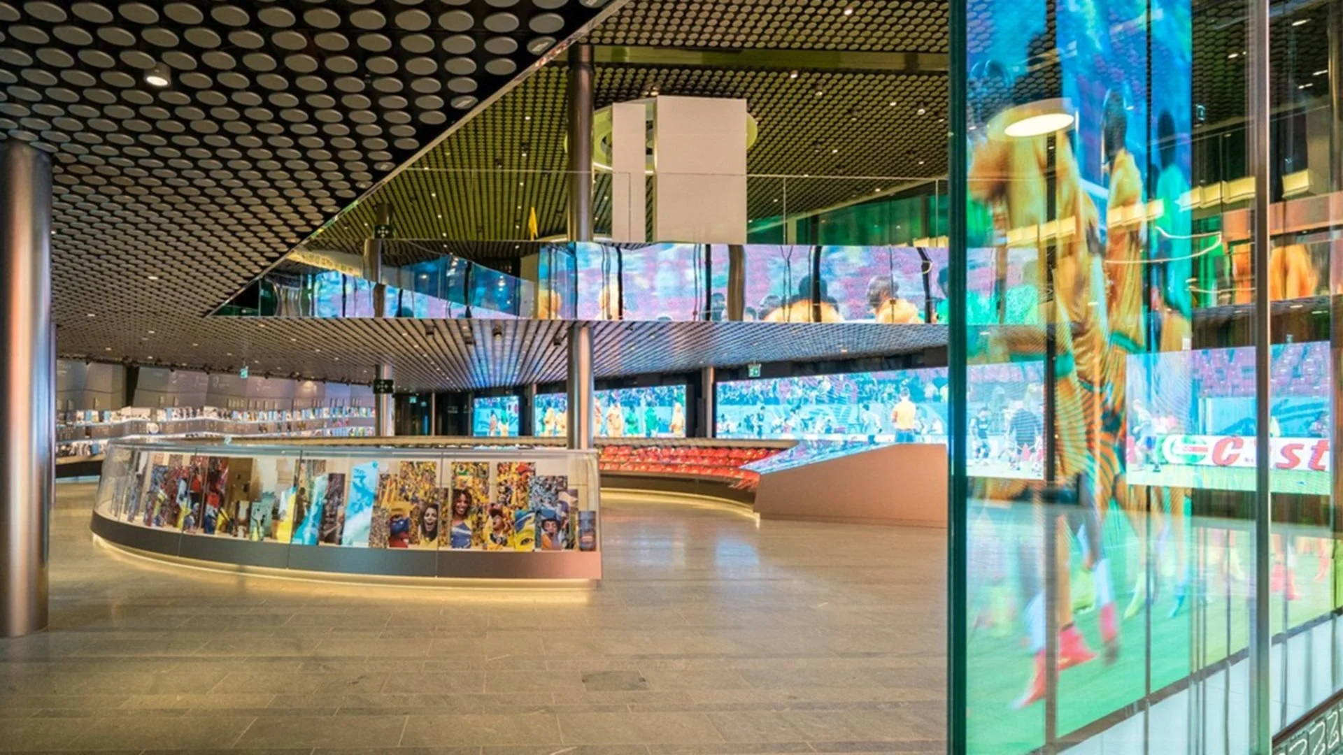 imgi_68_tennagels-fifa-museum-zuerich000_triad.jpg