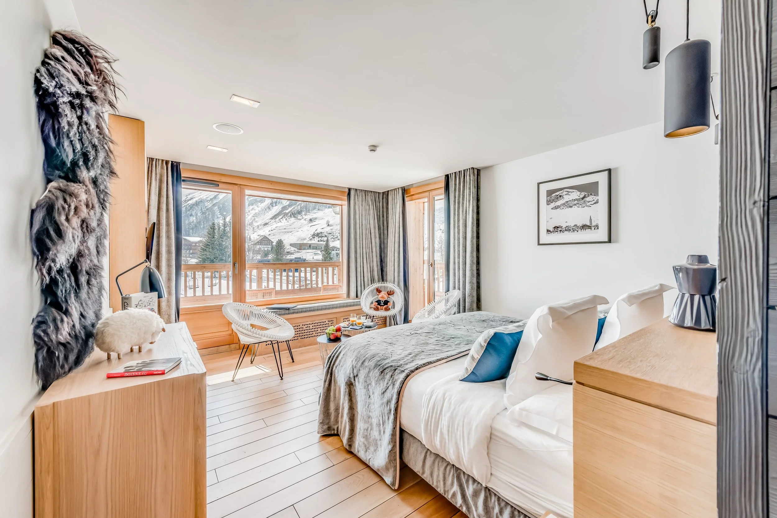Family Junior Suite Slopes 3.jpg