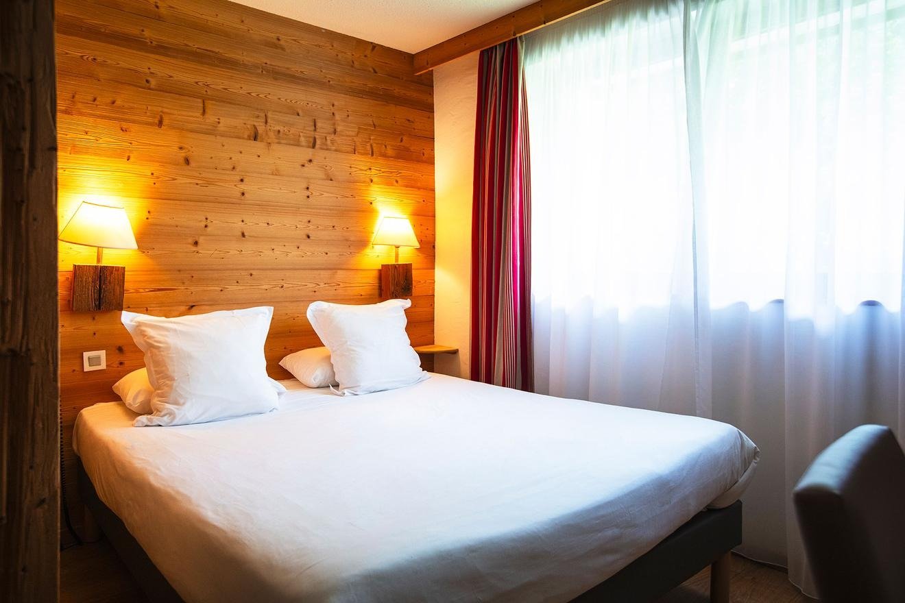 imgi_24_Hôtel_Alpen_Roc_chambre_double.jpg