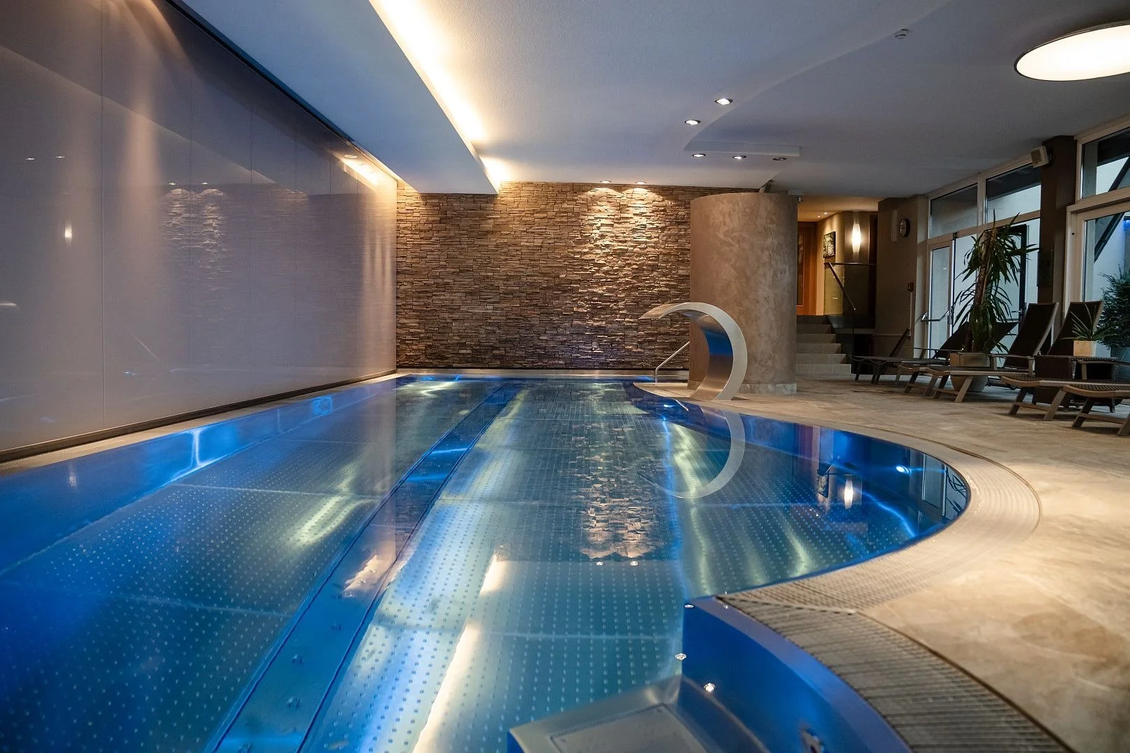 imgi_269_pool.jpg