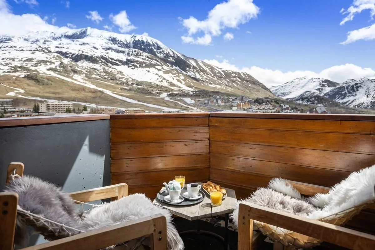 imgi_26_hotel-royal-ours-blanc-exterieur-012.jpg