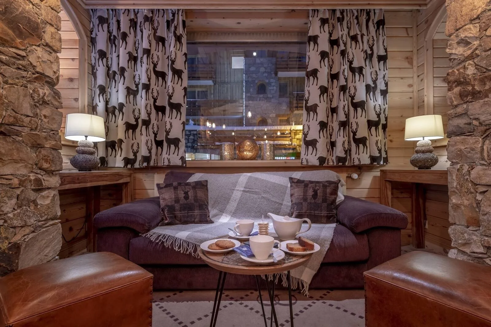 imageye___-_imgi_50_1378_chalet-de-montagne-with-breakfast-in-room-hotel-meribel-la-chaudanne.jpg