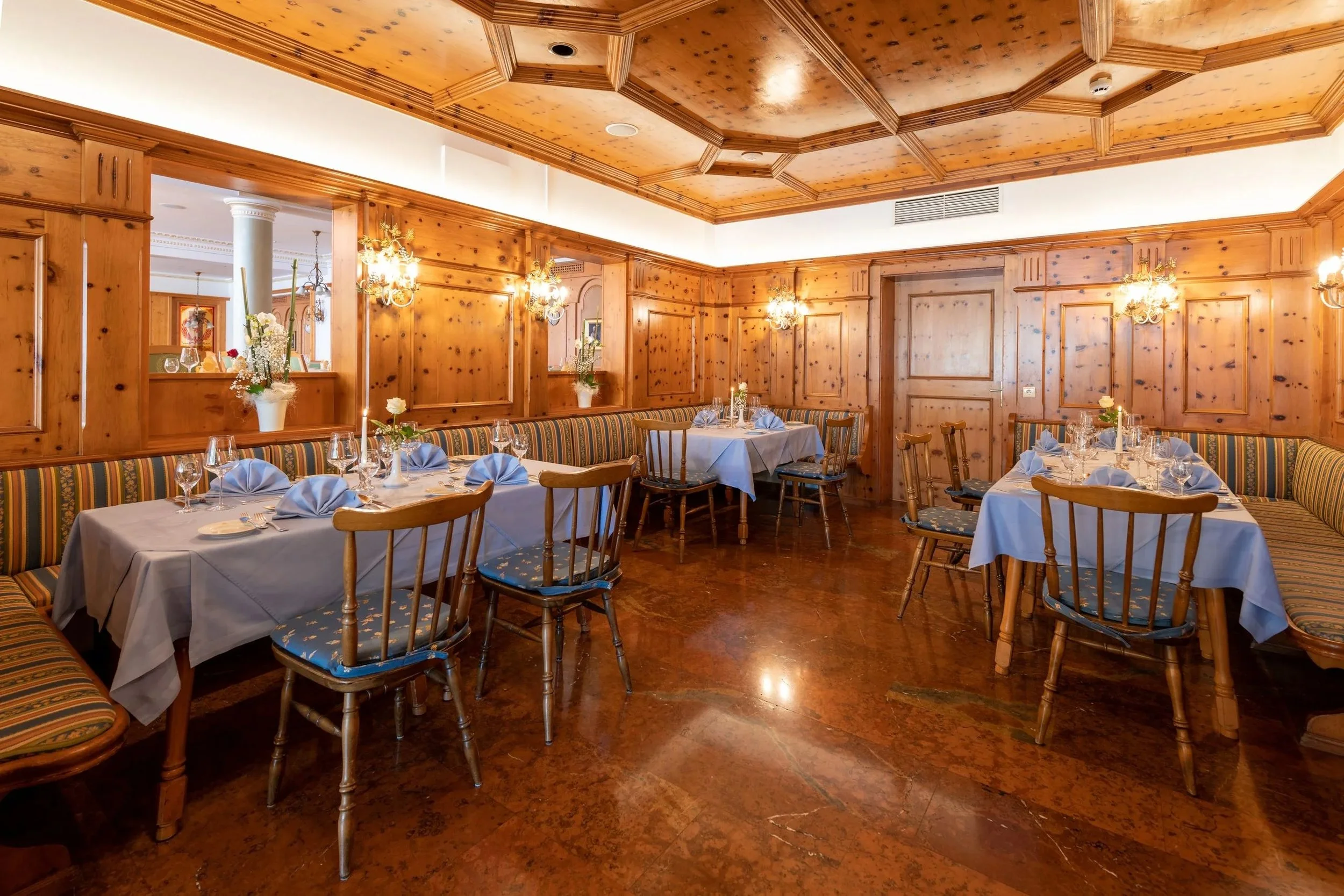 imgi_232_grand-hotel-restaurant-dining-room-0087.jpg