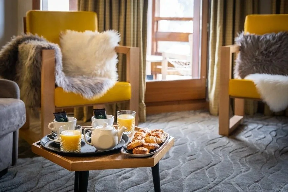 imgi_16_hotel-royal-ours-blanc-suites-2025-009.jpg