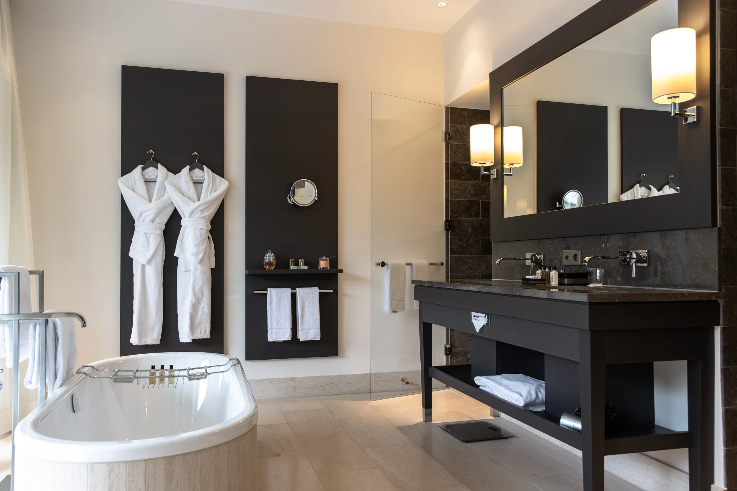AlpenGold Bathroom 1.jpg